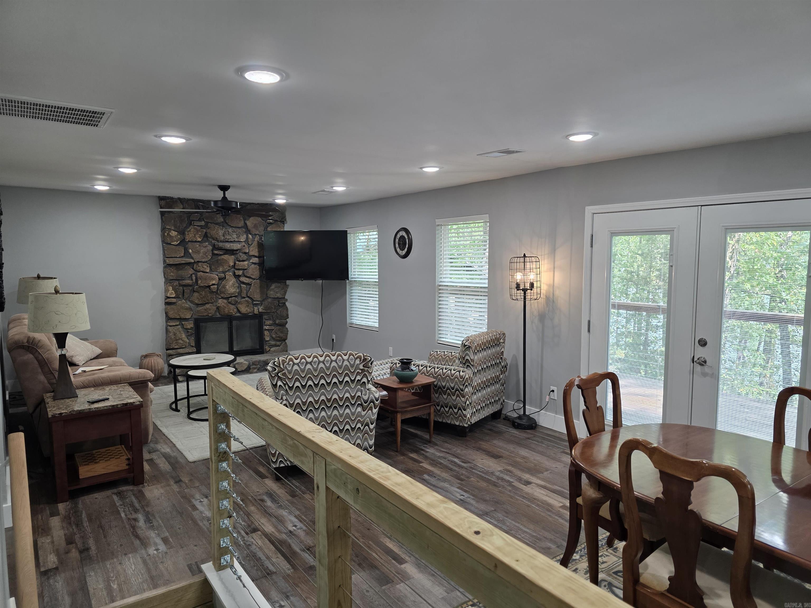 1000 Twin Coves  Greers Ferry, AR