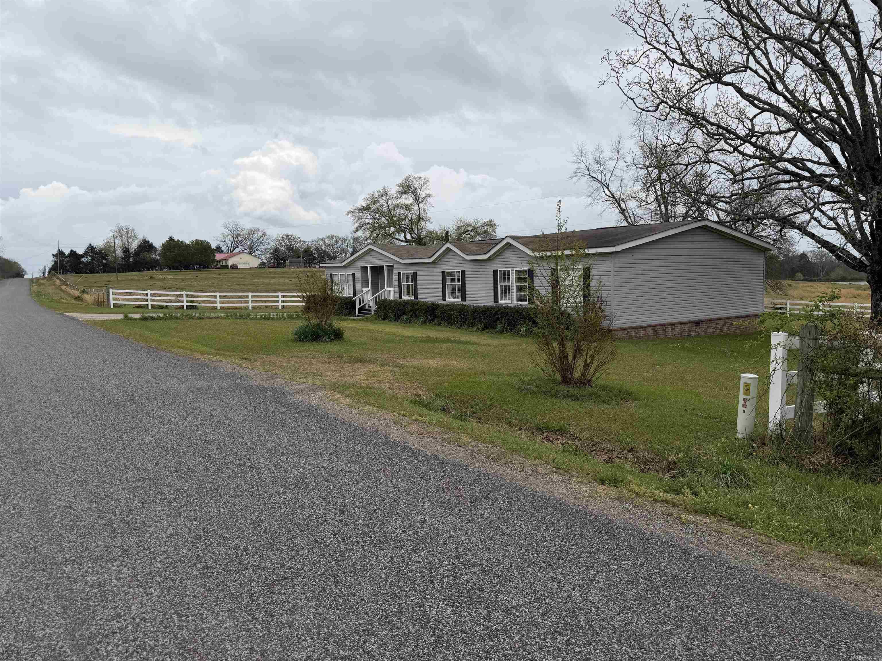 1275 Cadron Creek  Quitman, AR