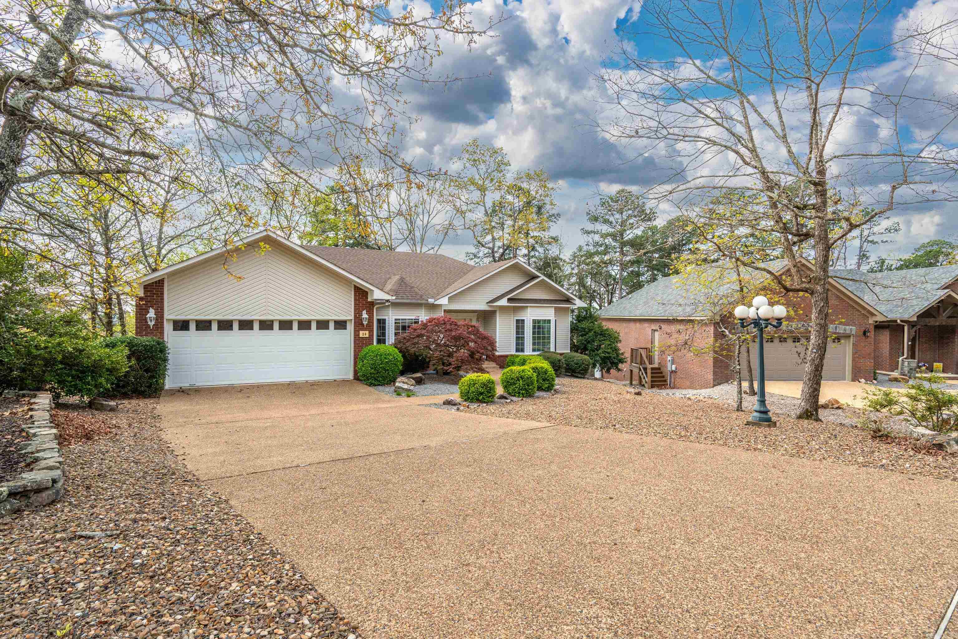 20 Hanares  Hot Springs Village, AR