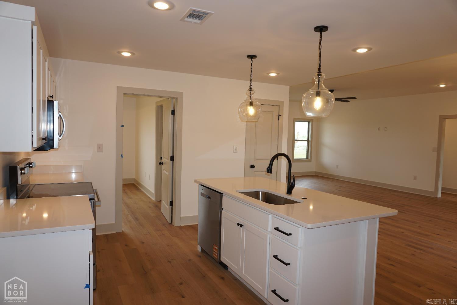 315 Hollis Cove Bono, AR 72416