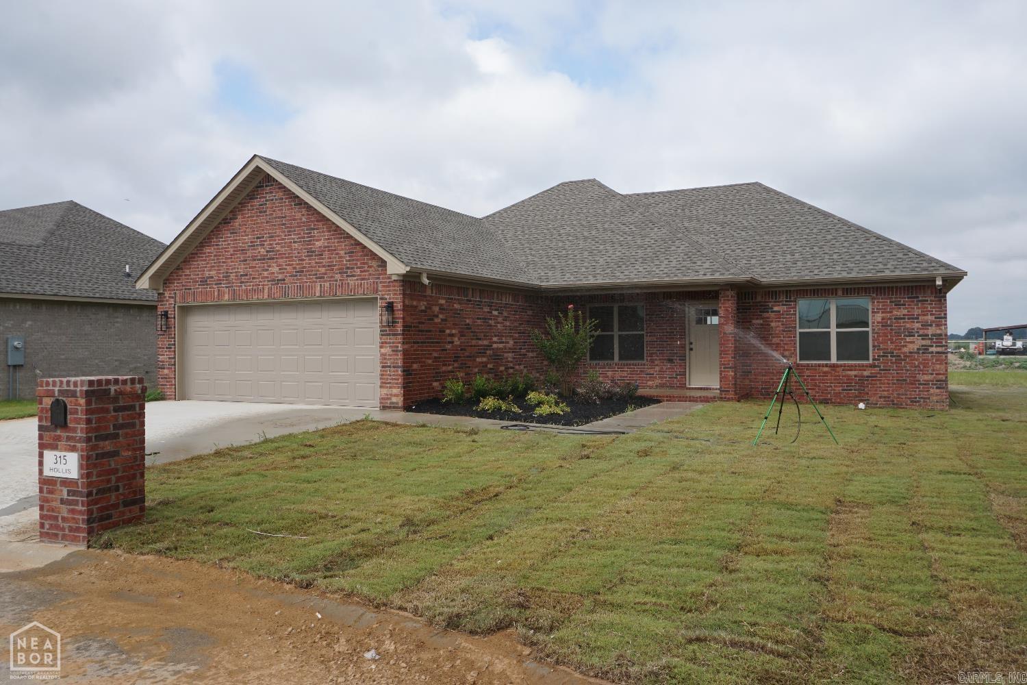 315 Hollis Cove Bono, AR 72416