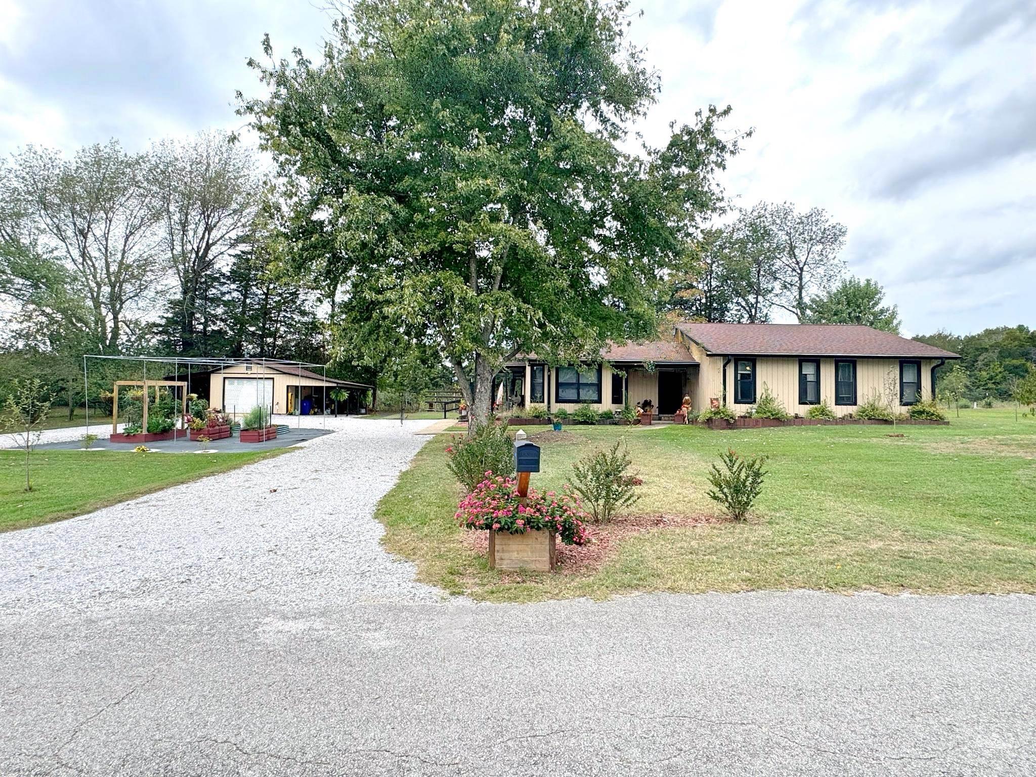 103 S Grover Ave Mountain View, AR 72560