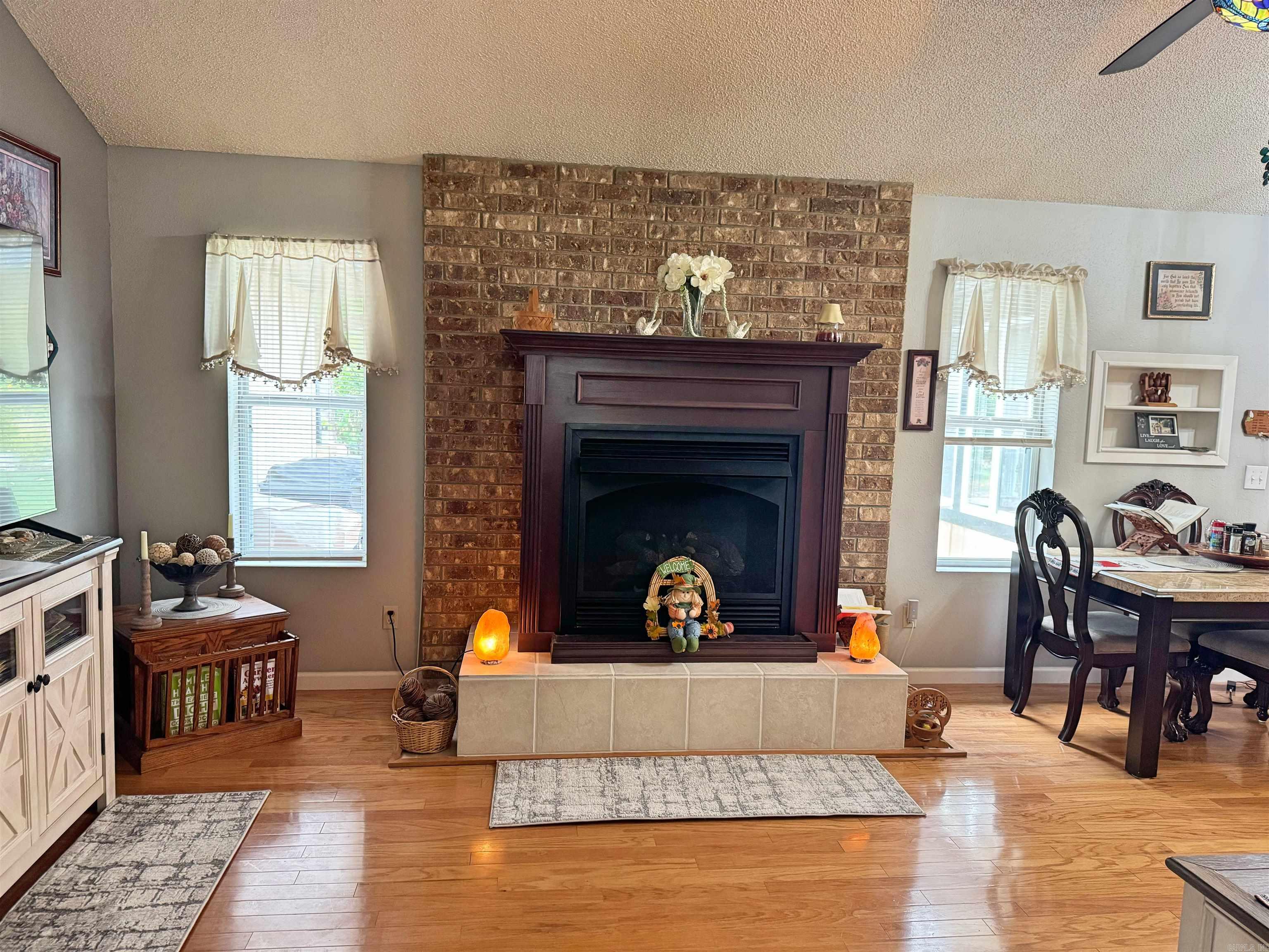 103 S Grover Ave Mountain View, AR 72560