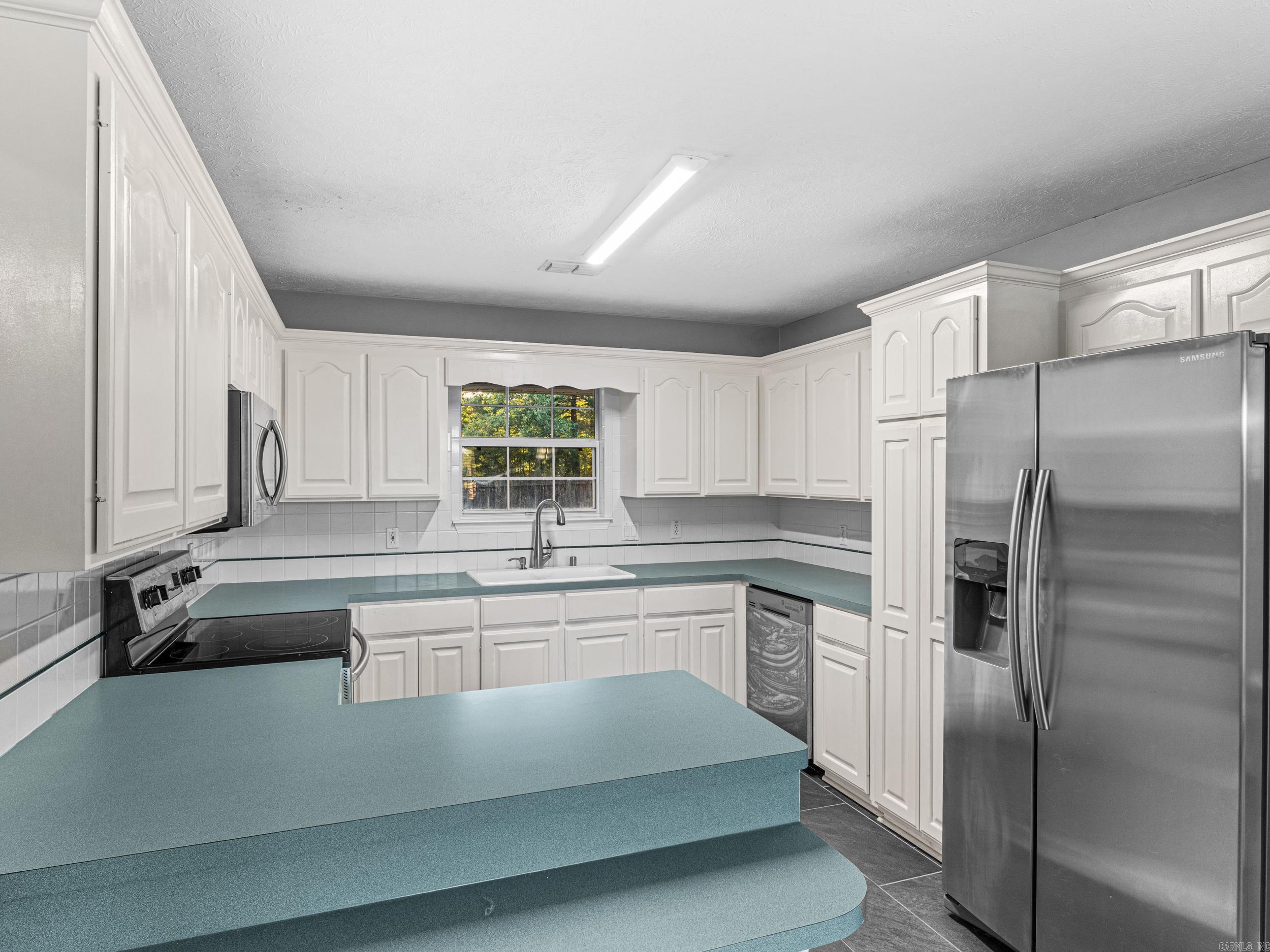 380 Apple Hill  Austin, AR