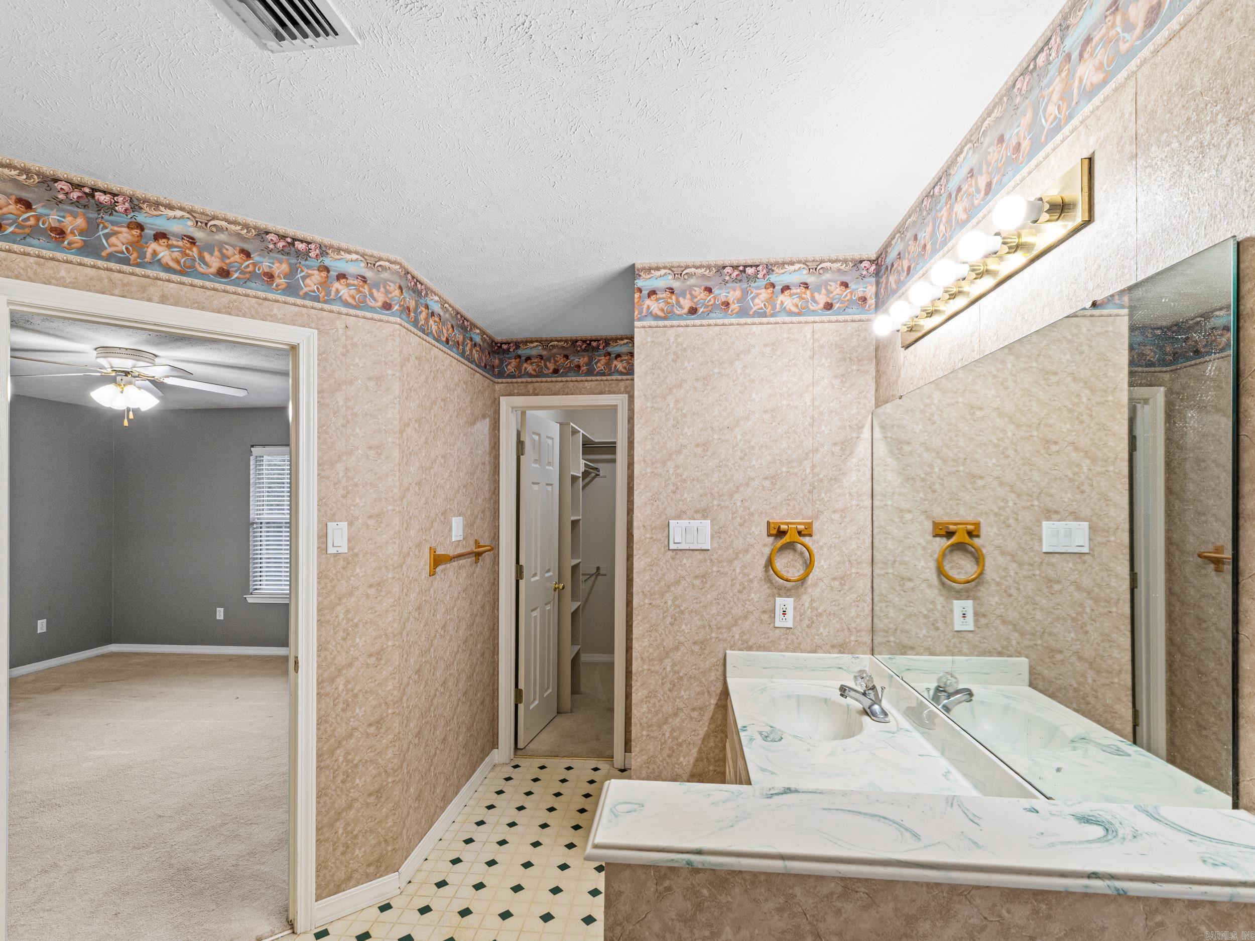 380 Apple Hill  Austin, AR