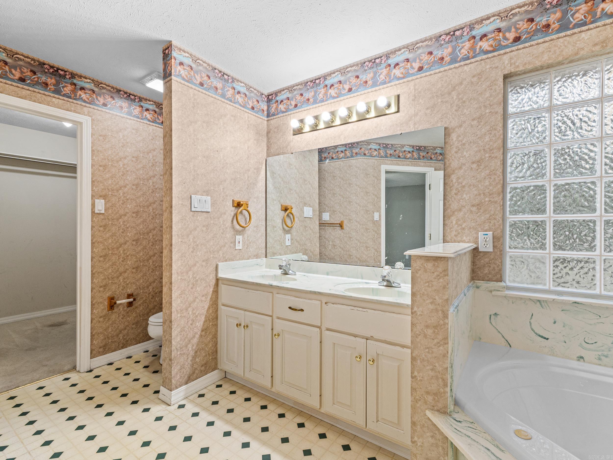 380 Apple Hill  Austin, AR