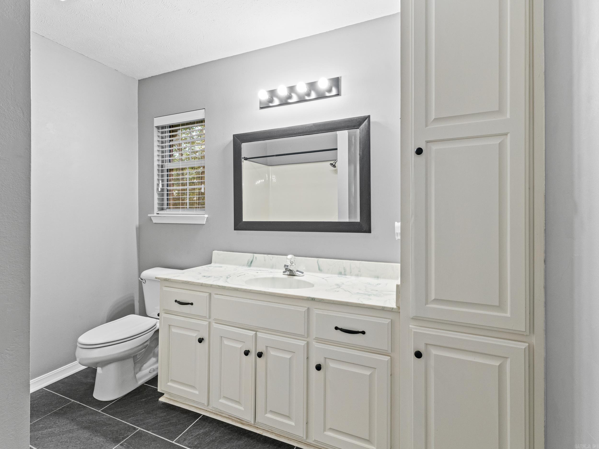 380 Apple Hill  Austin, AR