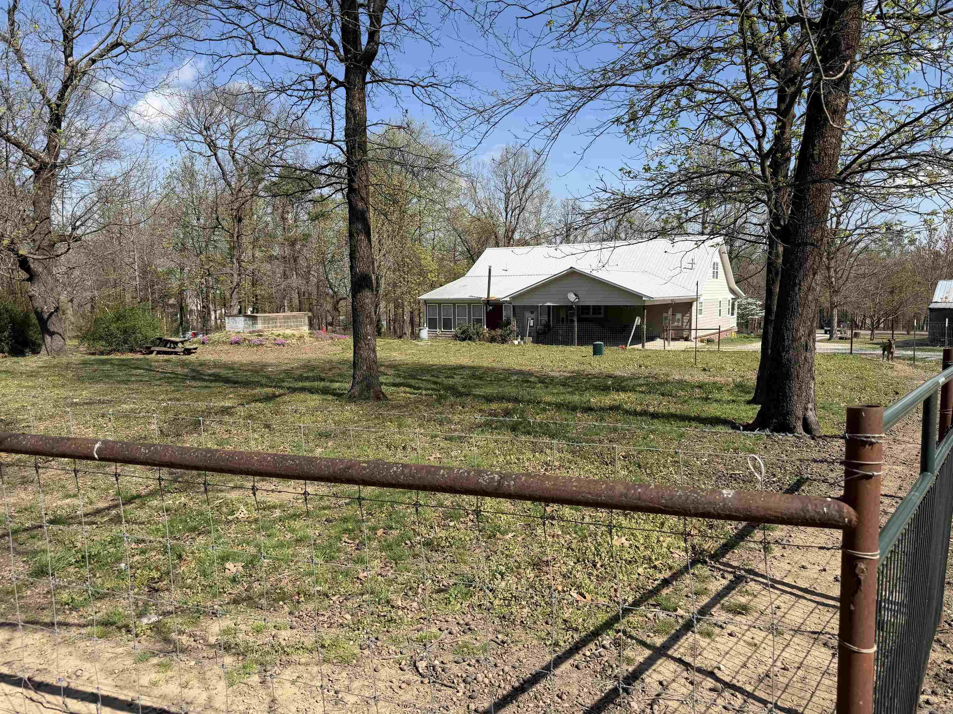 369 County Line  Locust Grove, AR