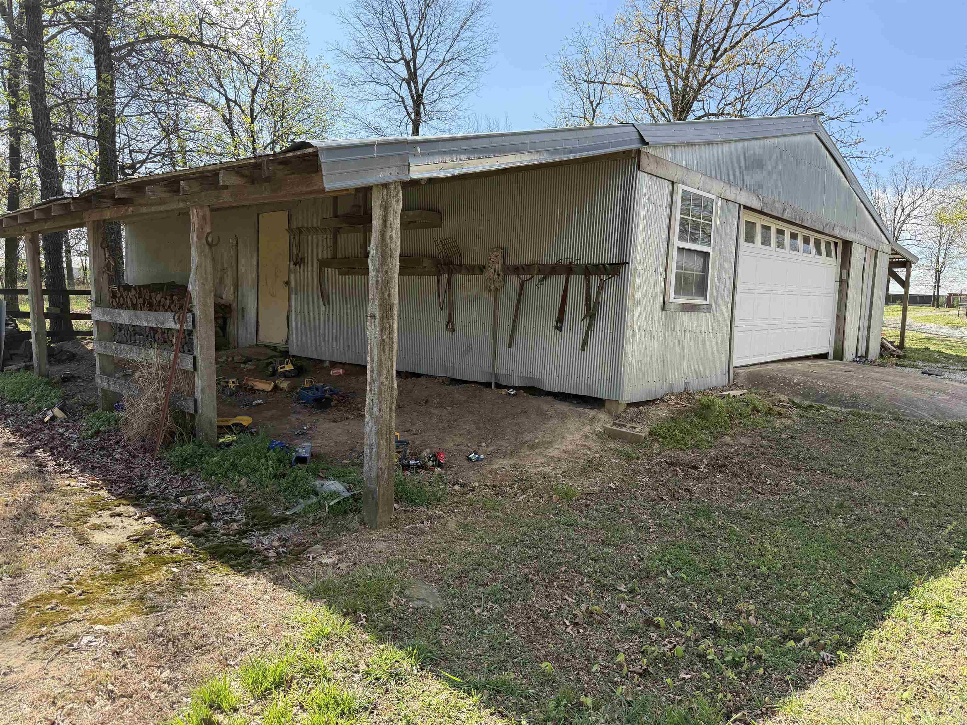 369 County Line  Locust Grove, AR