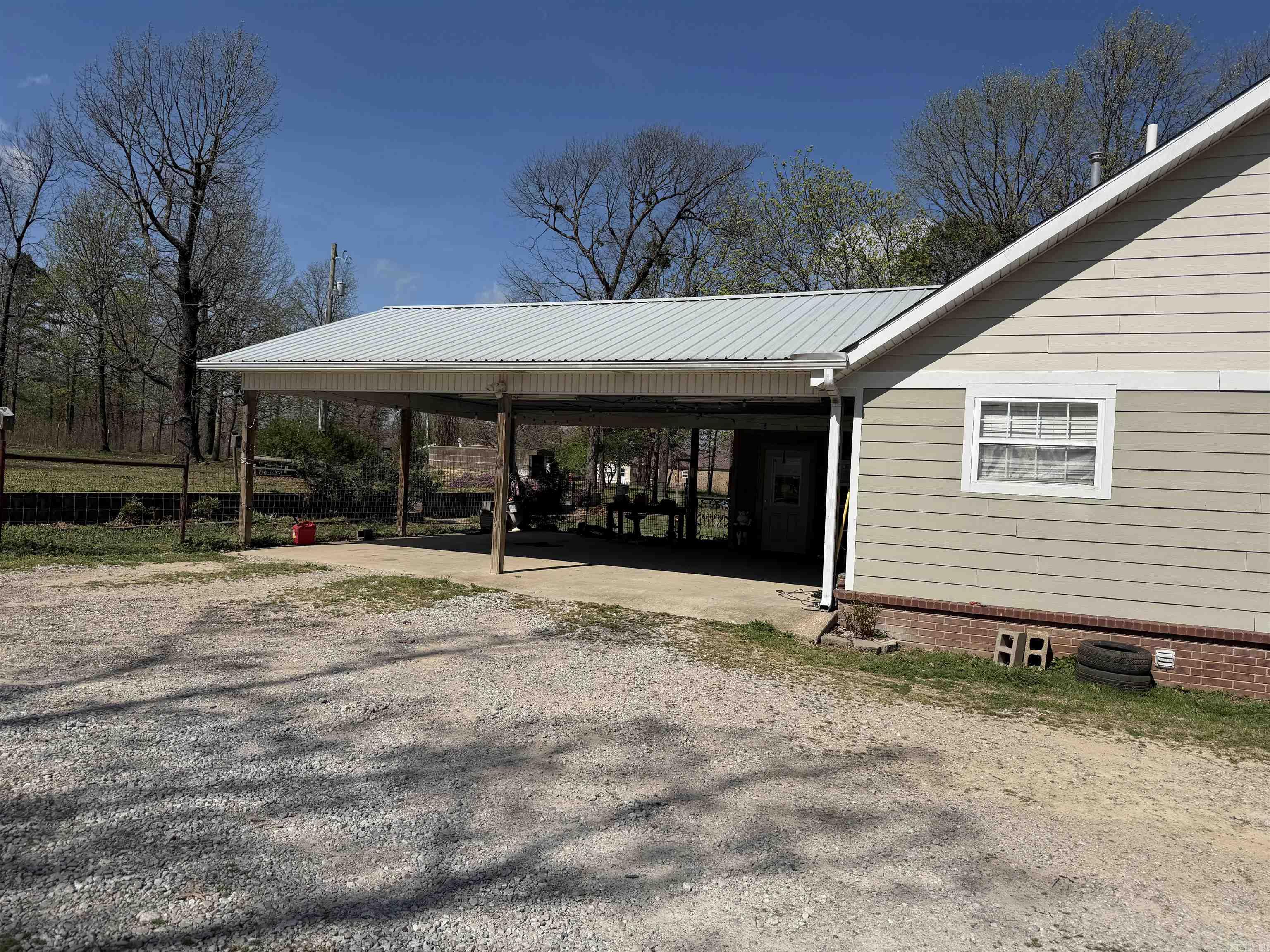 369 County Line  Locust Grove, AR