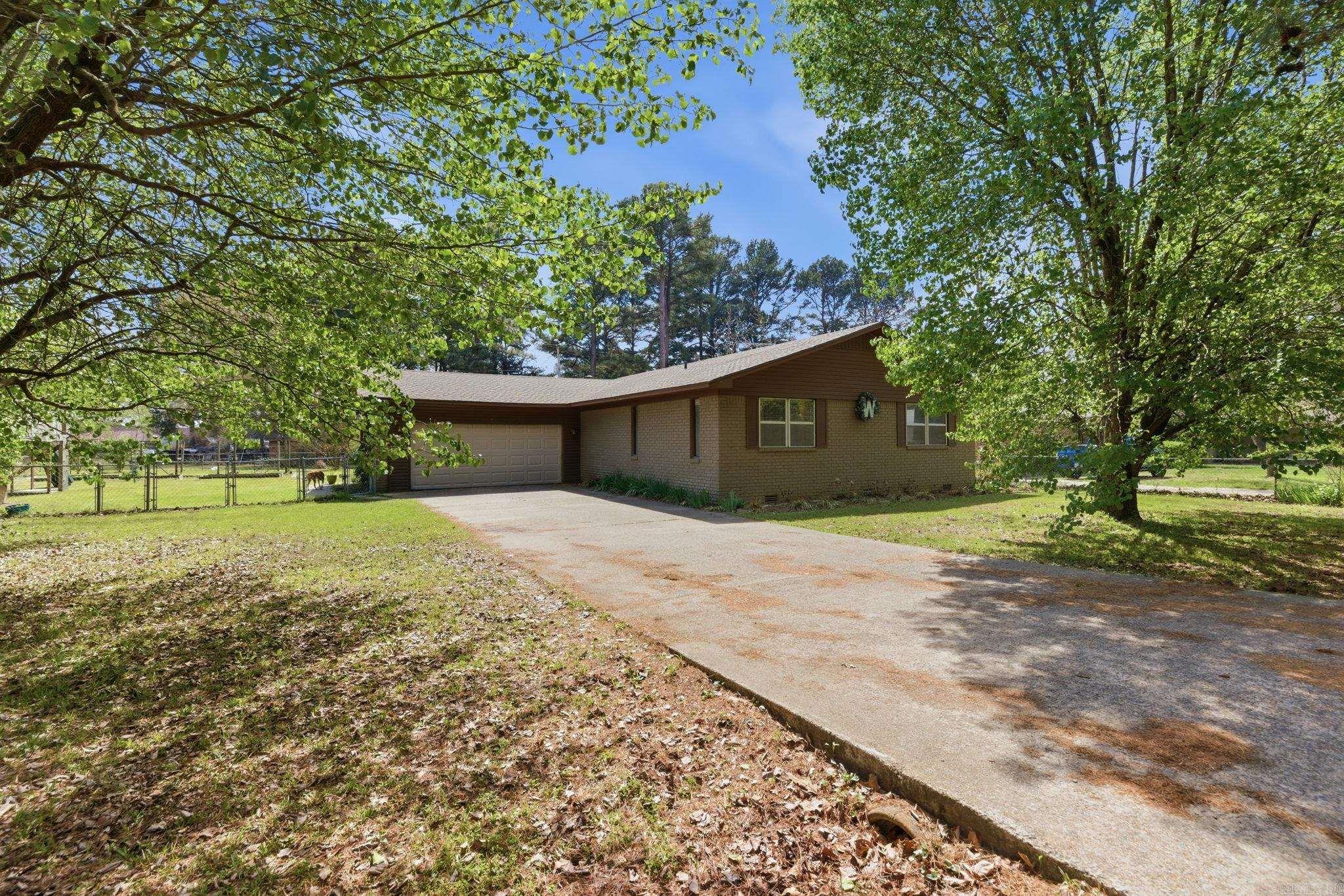 901 W Iowa St Street Beebe, AR 72012