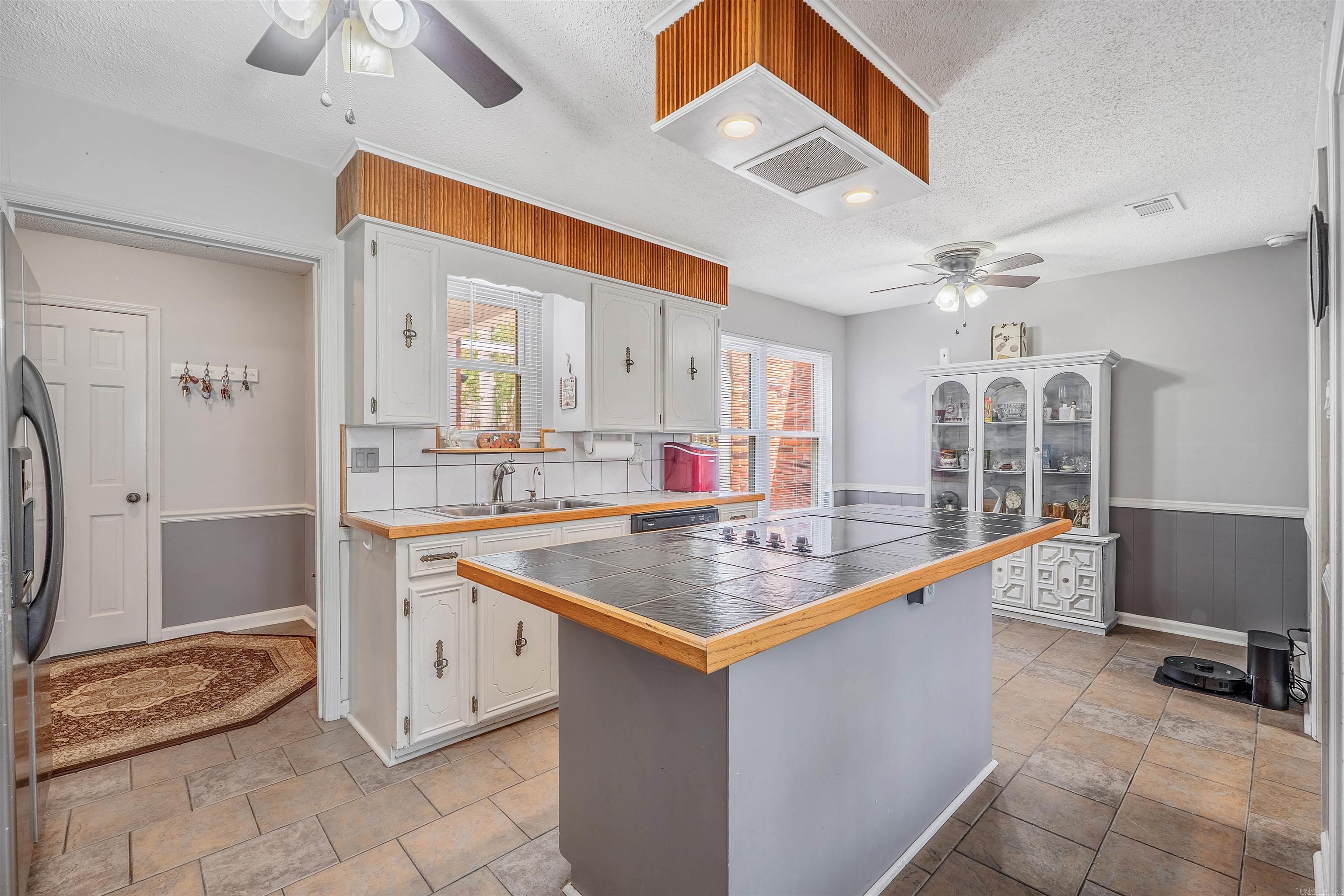 1704 War Eagle  North Little Rock, AR