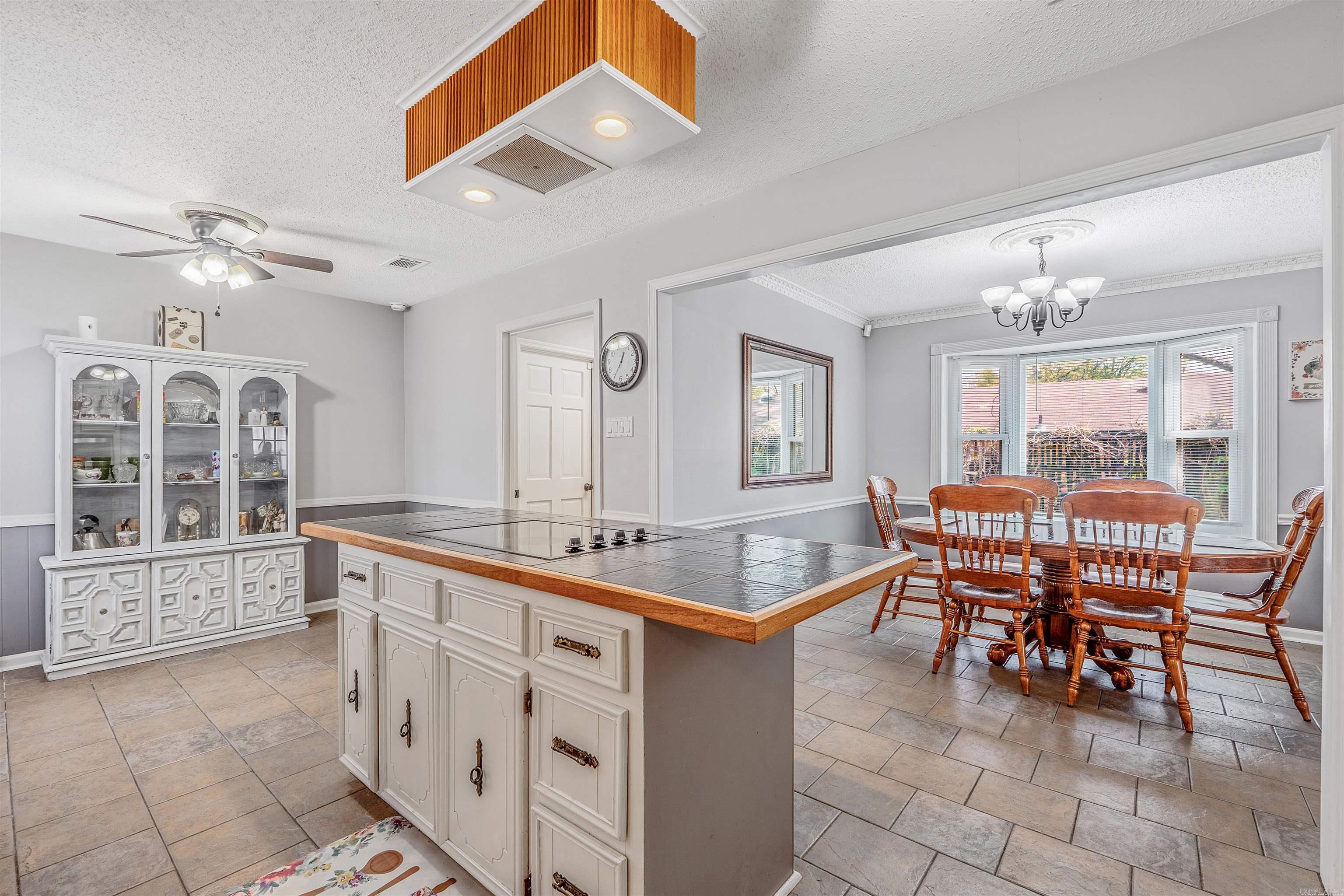 1704 War Eagle  North Little Rock, AR