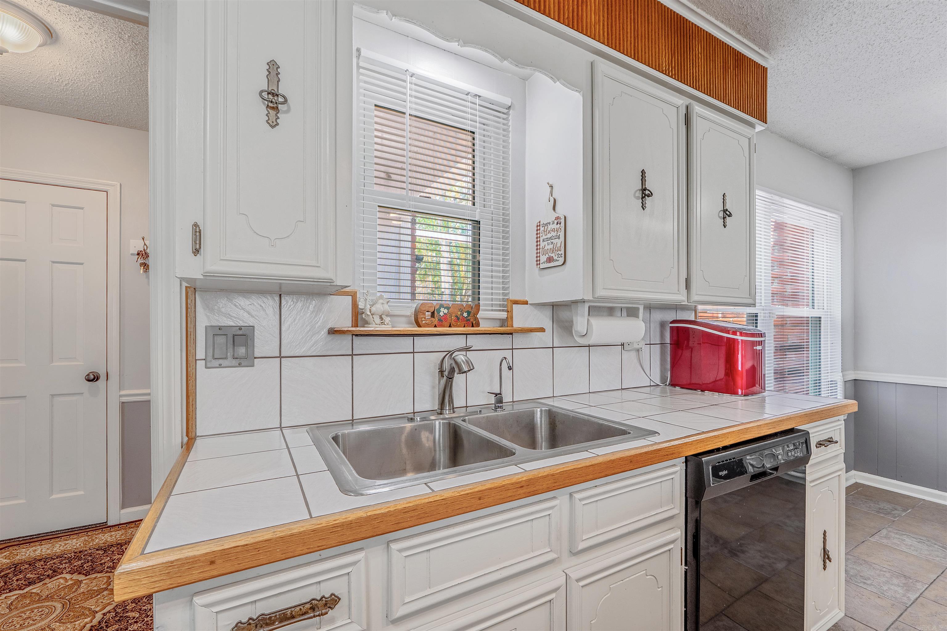 1704 War Eagle  North Little Rock, AR