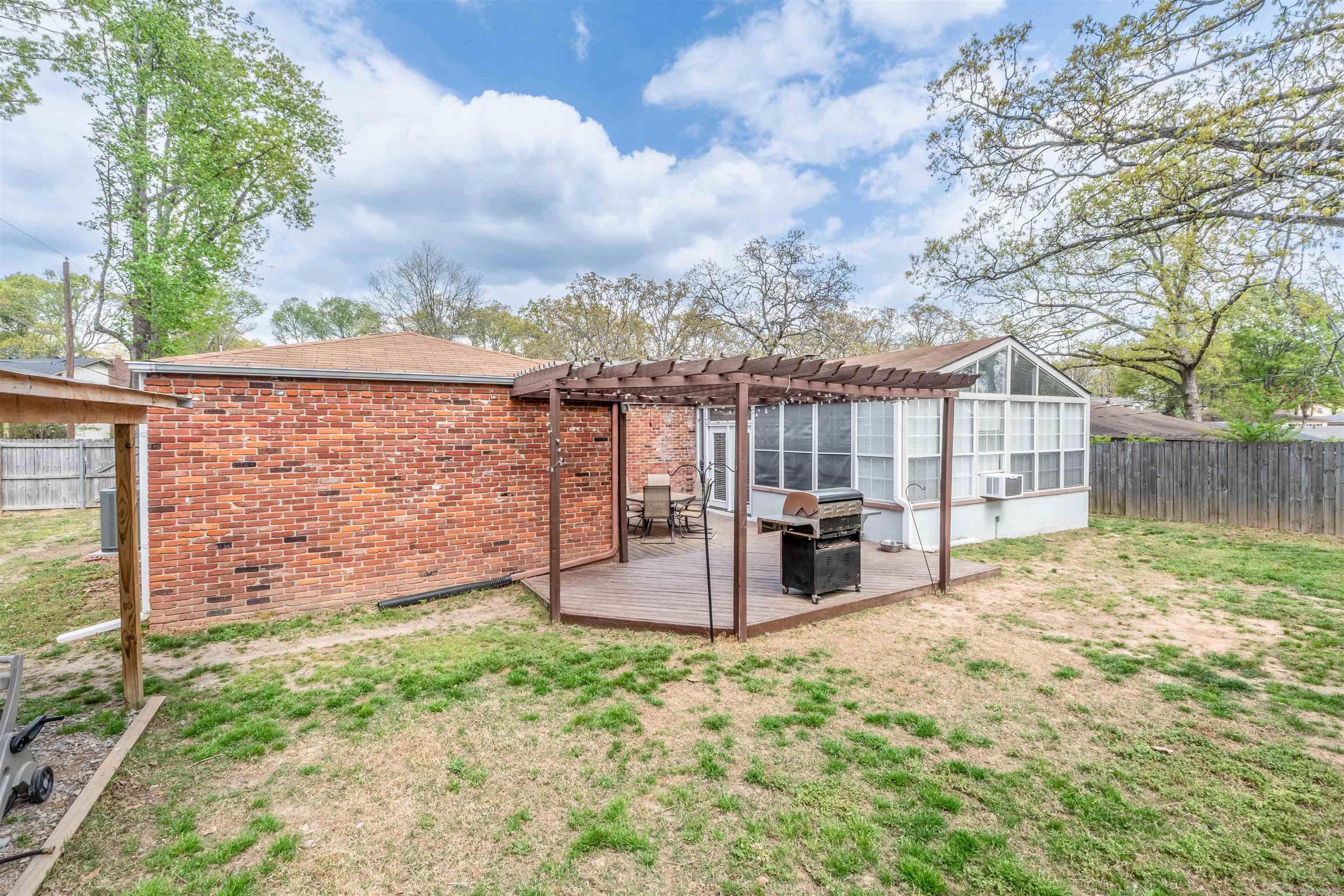 1704 War Eagle  North Little Rock, AR