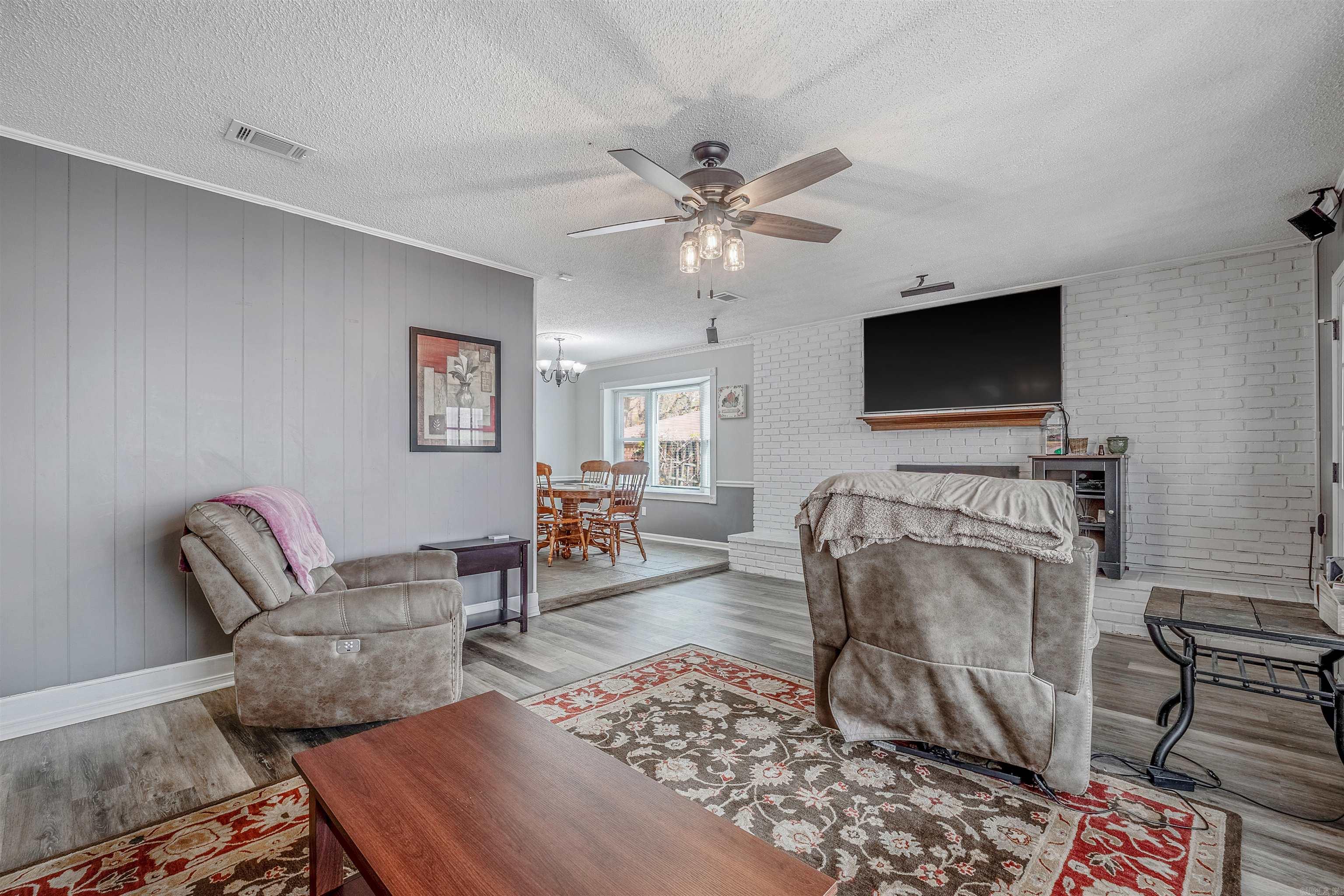 1704 War Eagle  North Little Rock, AR