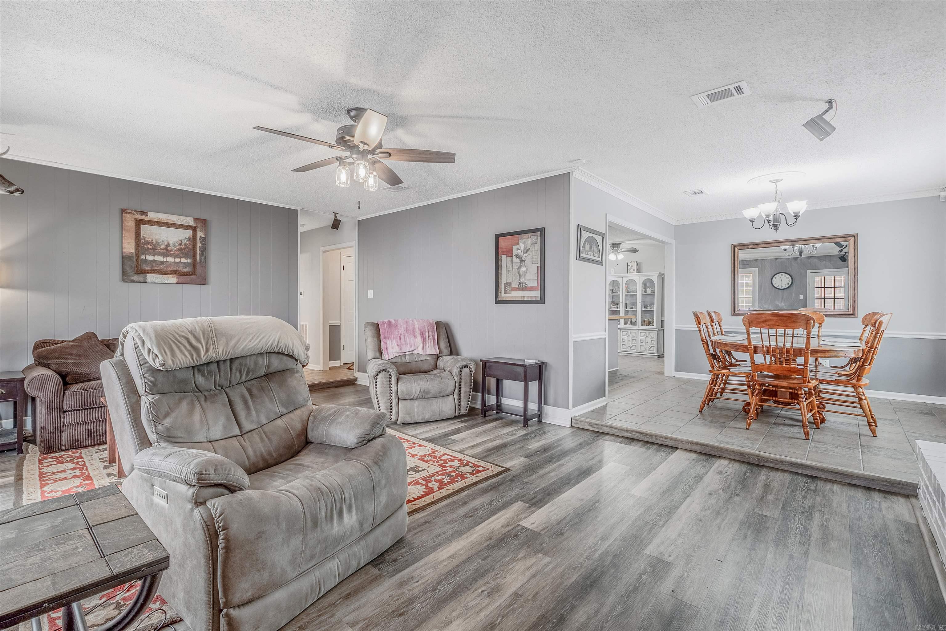 1704 War Eagle  North Little Rock, AR