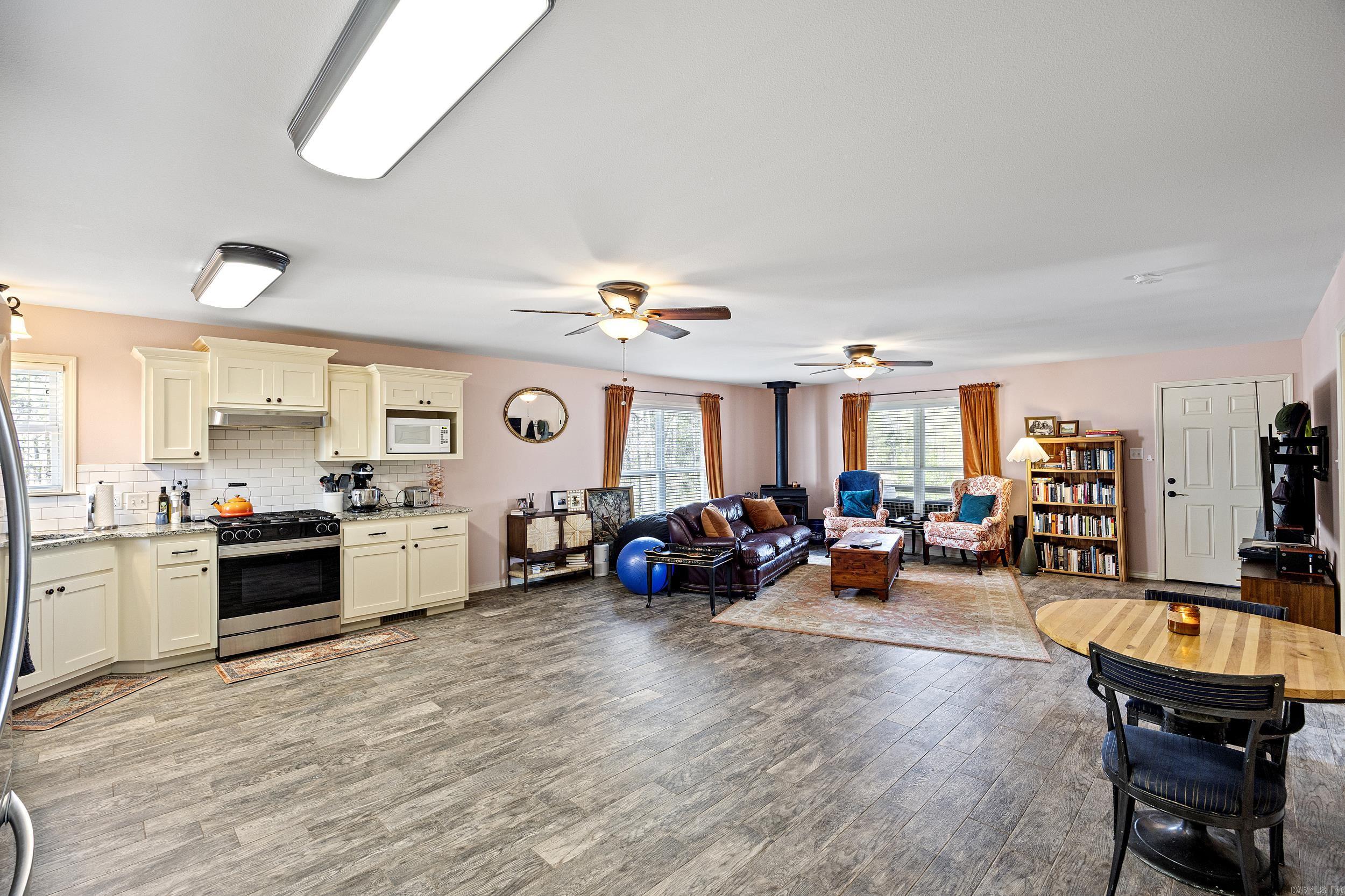 3131 Oyler  Clinton, AR