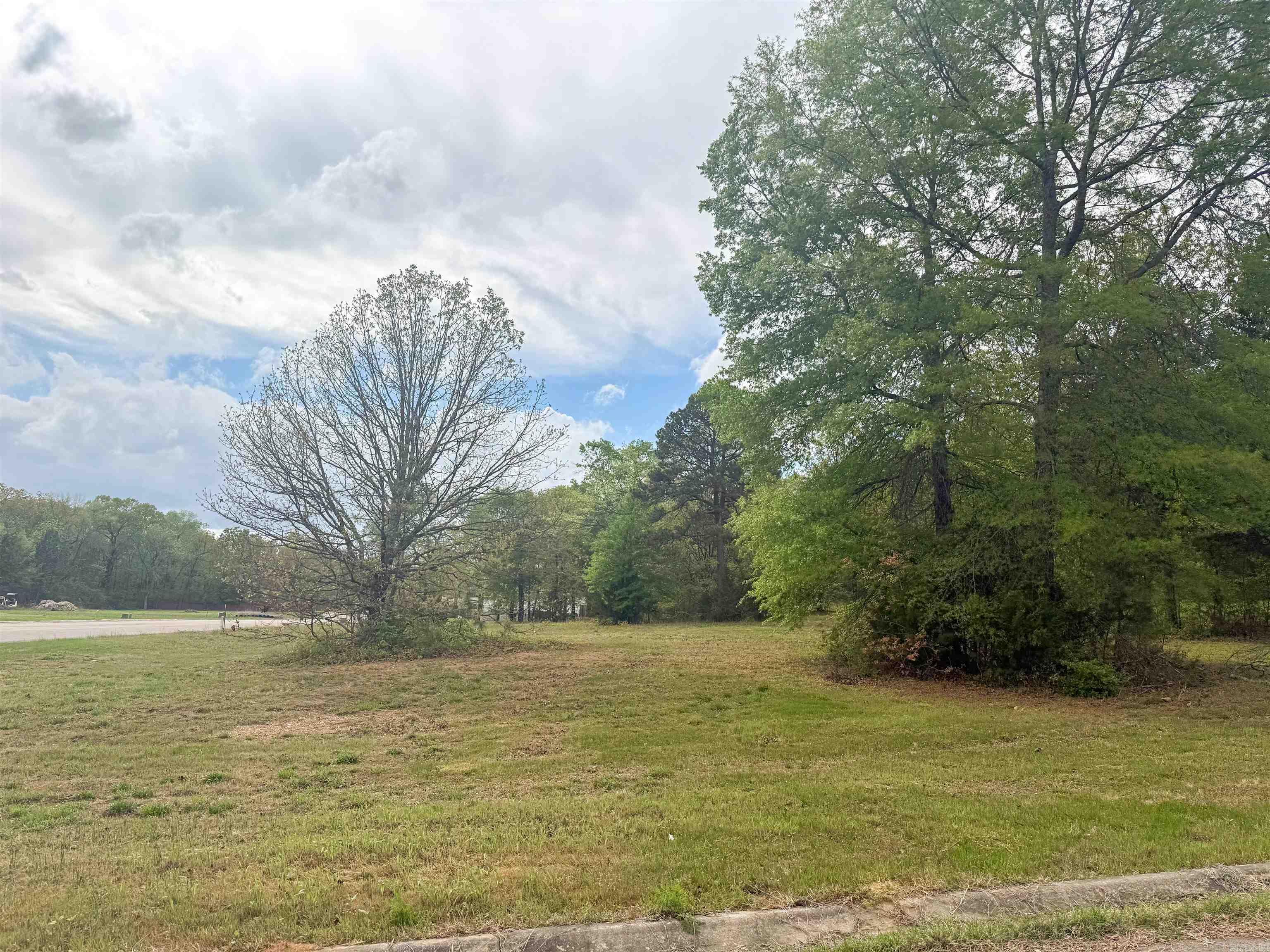 Lot 7 and 10 E Holloway  Morrilton, AR