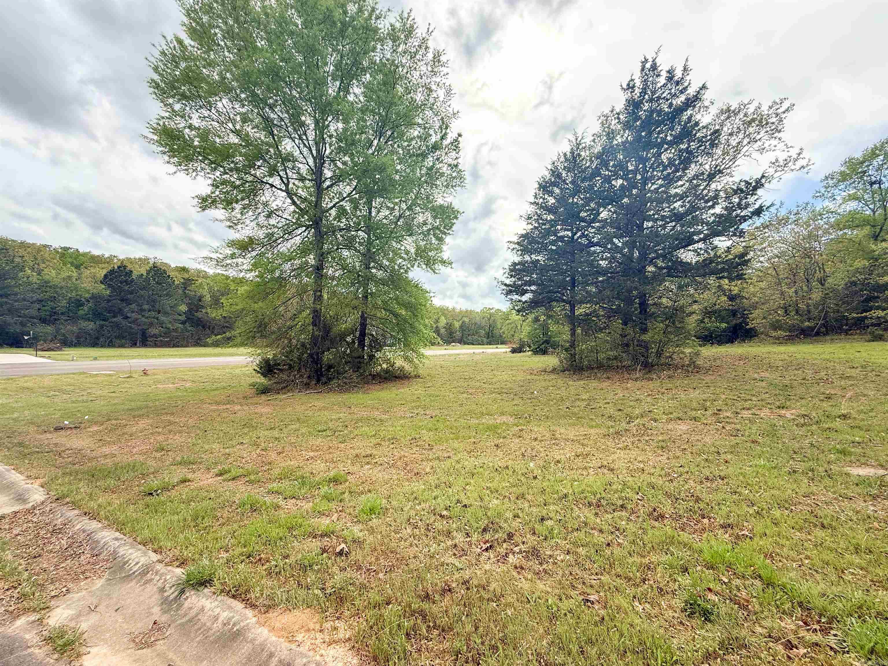 Lot 7 and 10 E Holloway  Morrilton, AR