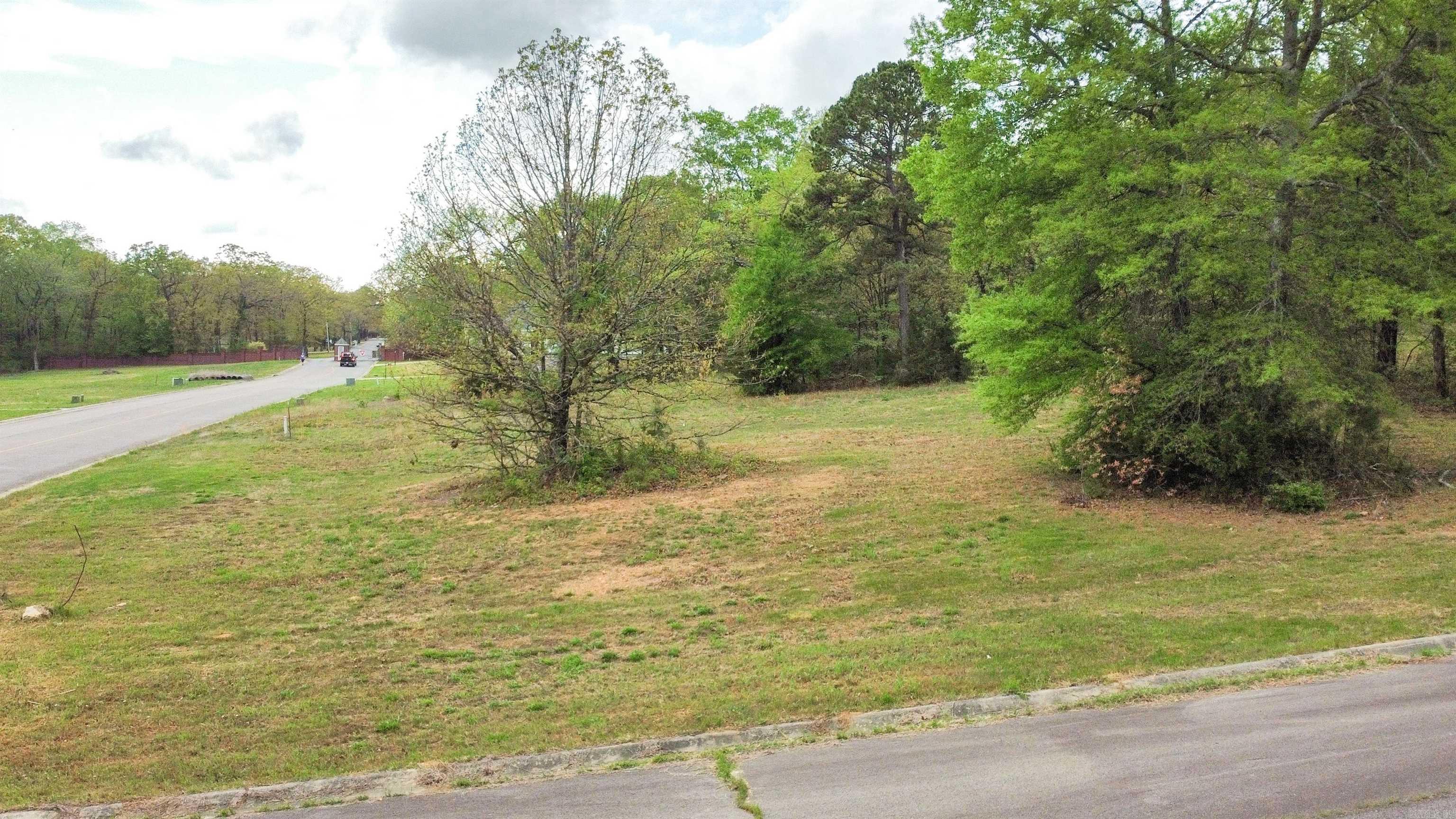 Lot 7 and 10 E Holloway  Morrilton, AR