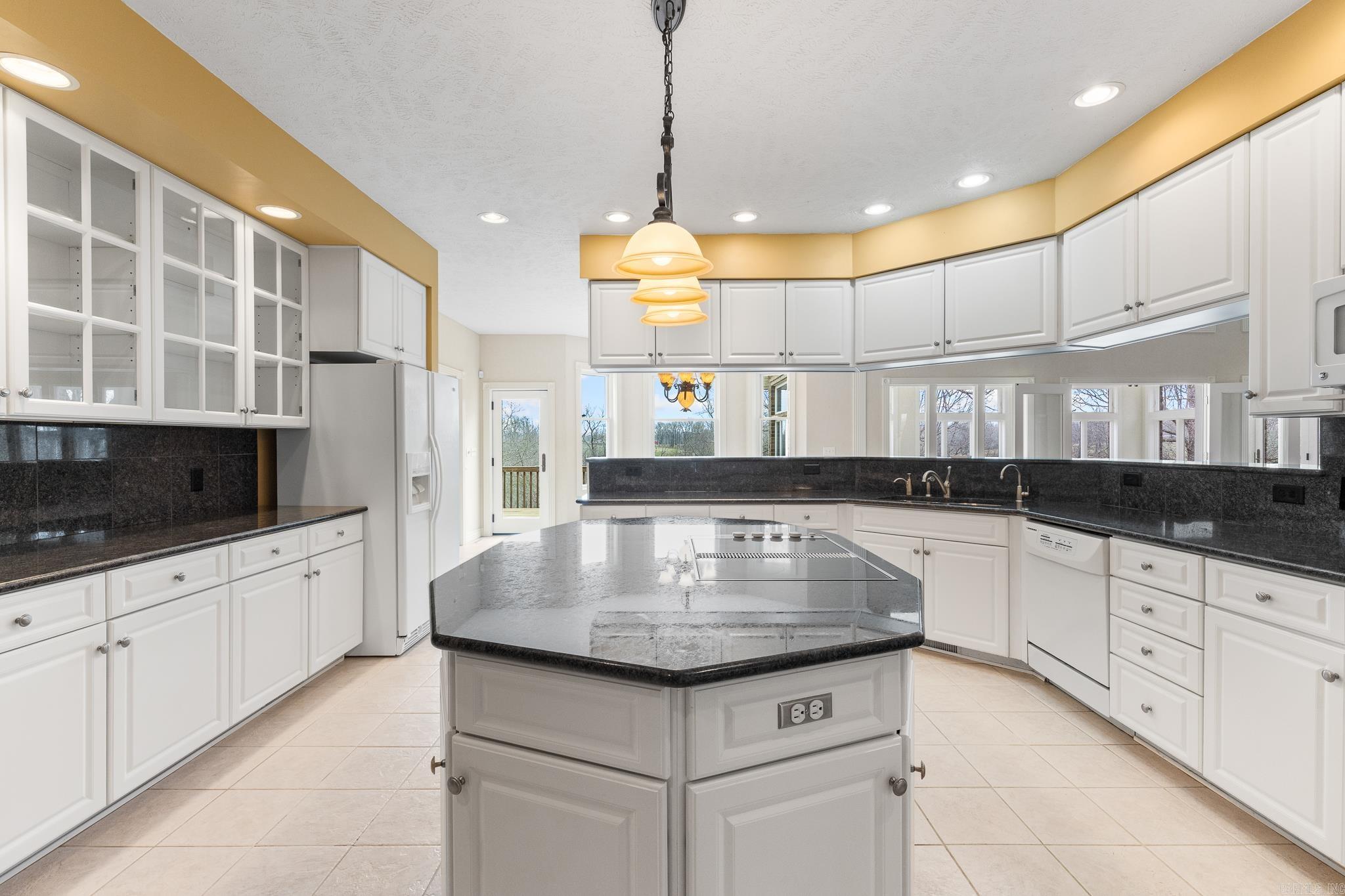 2734 Wolf Springs Road Harrison, AR 72601