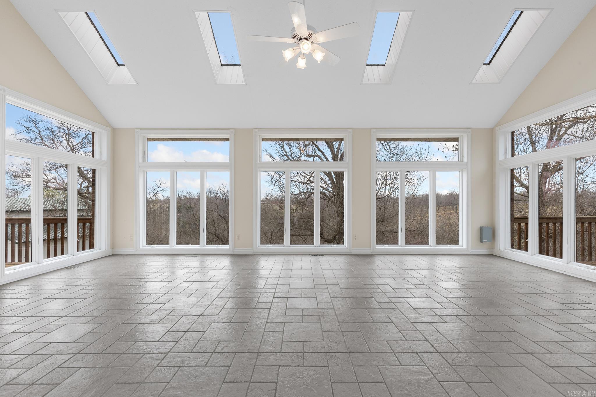 2734 Wolf Springs Road Harrison, AR 72601