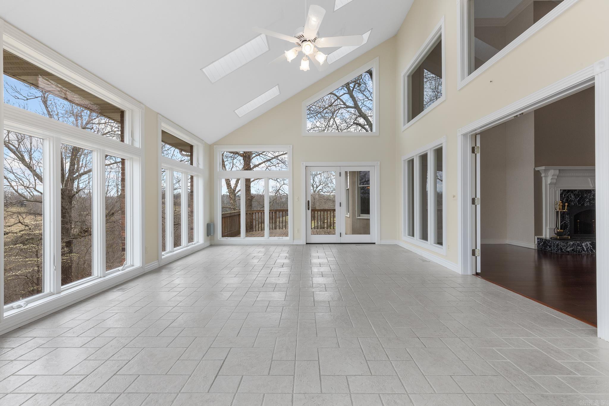 2734 Wolf Springs Road Harrison, AR 72601