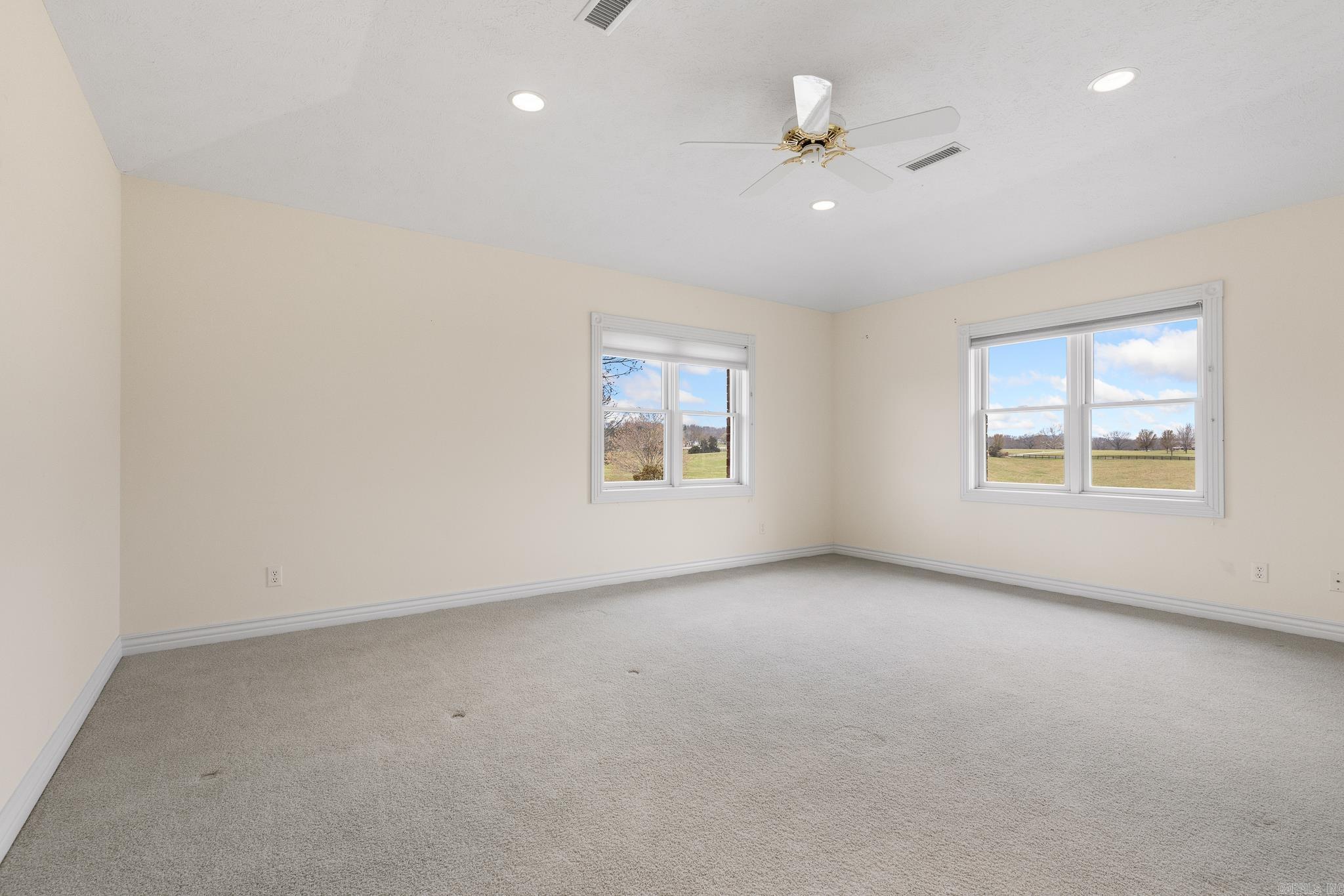 2734 Wolf Springs Road Harrison, AR 72601