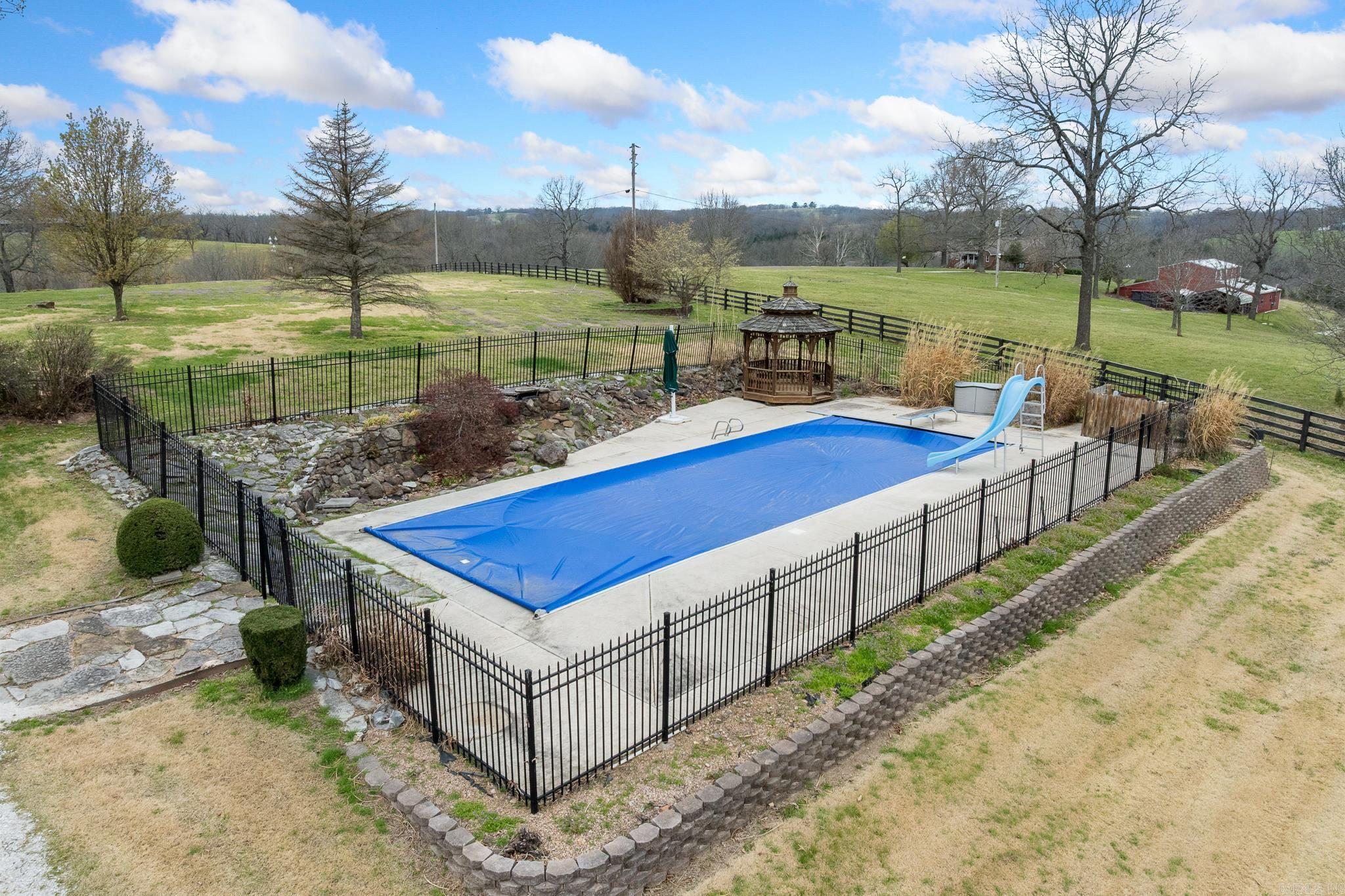 2734 Wolf Springs Road Harrison, AR 72601