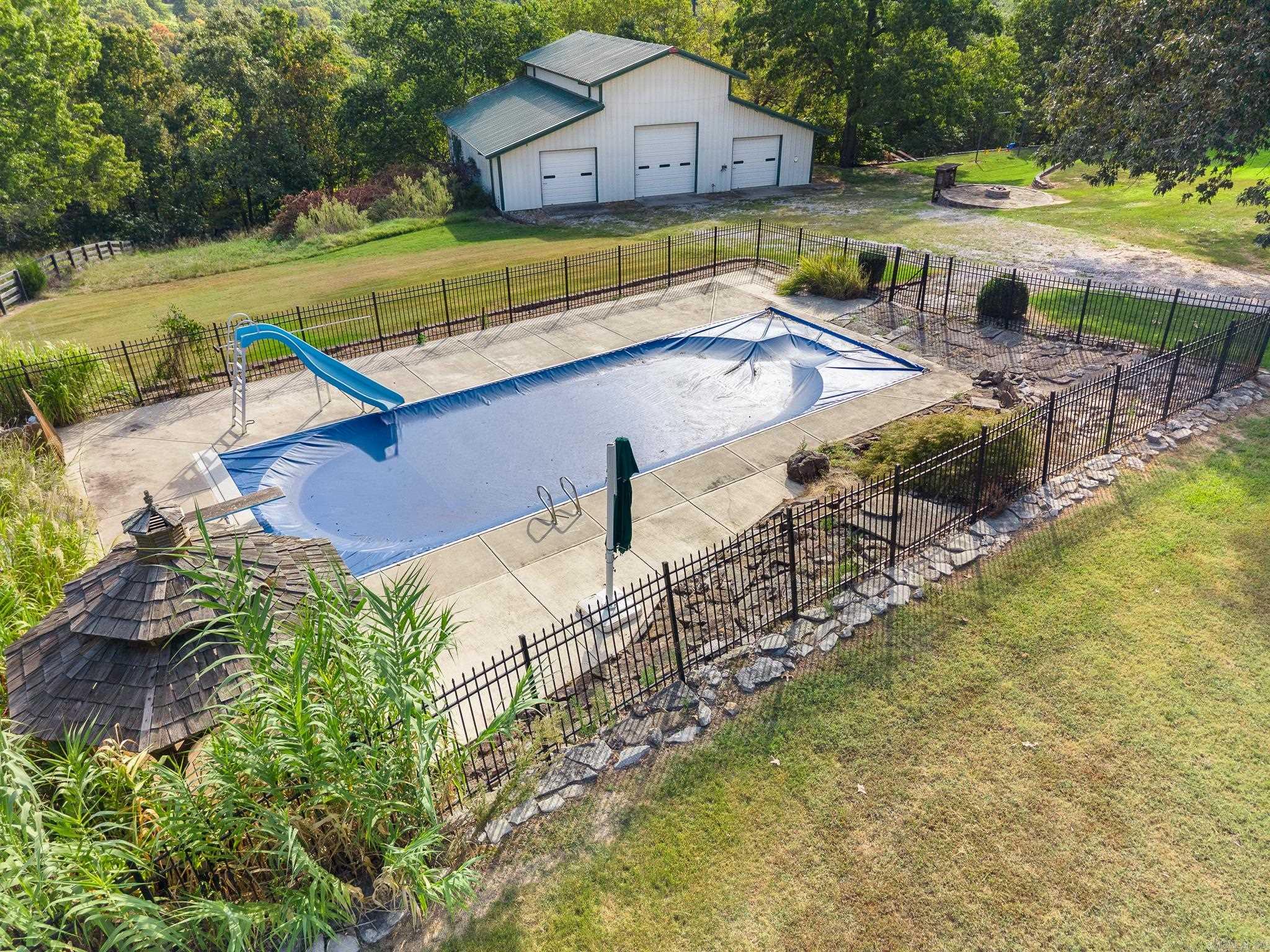 2734 Wolf Springs  Harrison, AR