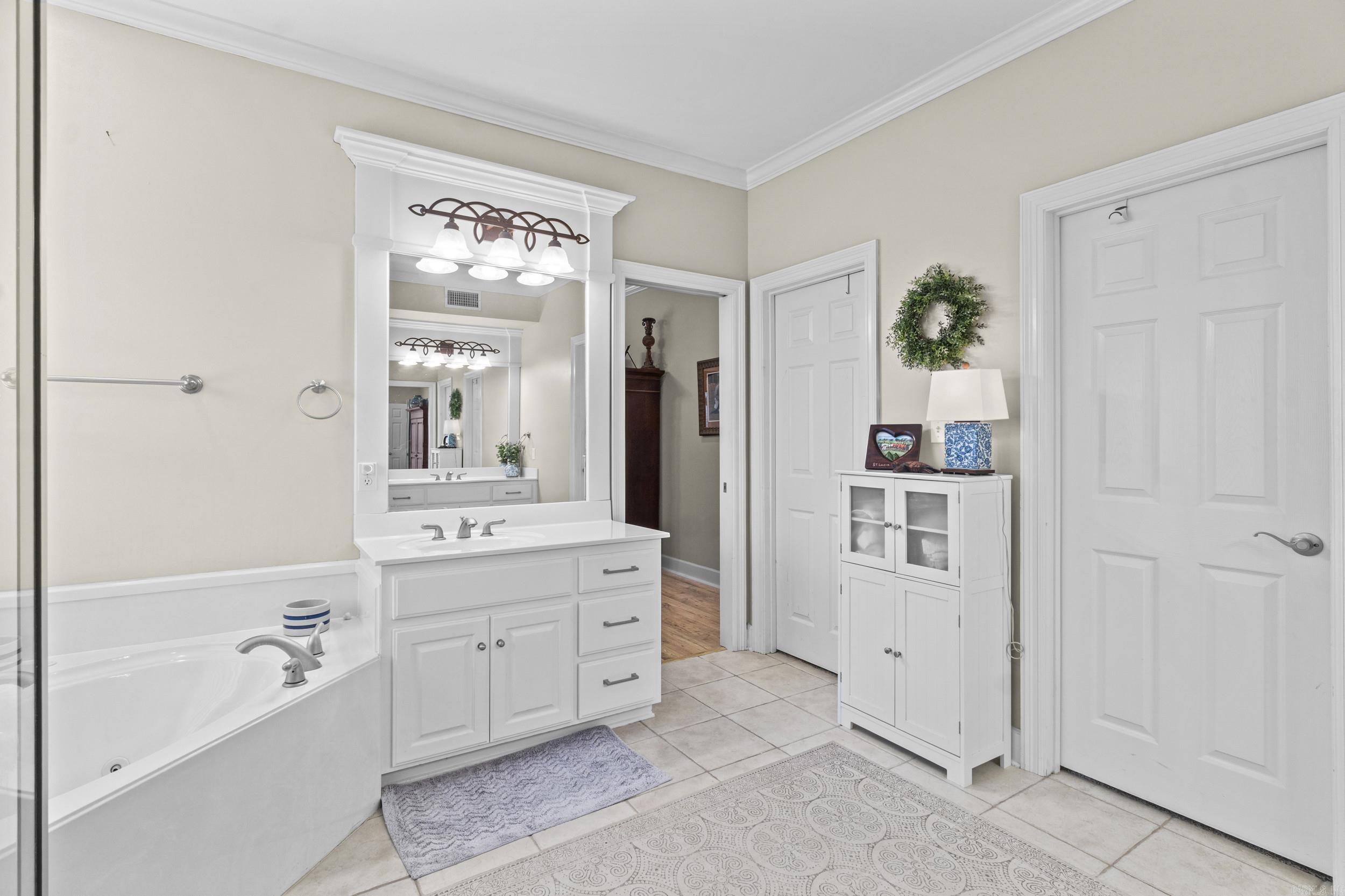 913 Golf View Drive Searcy, AR 72143