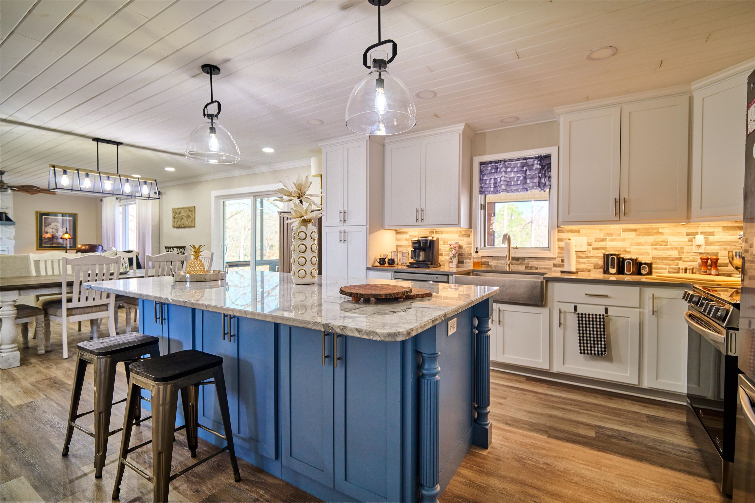 7 Winnebago  Cherokee Village, AR