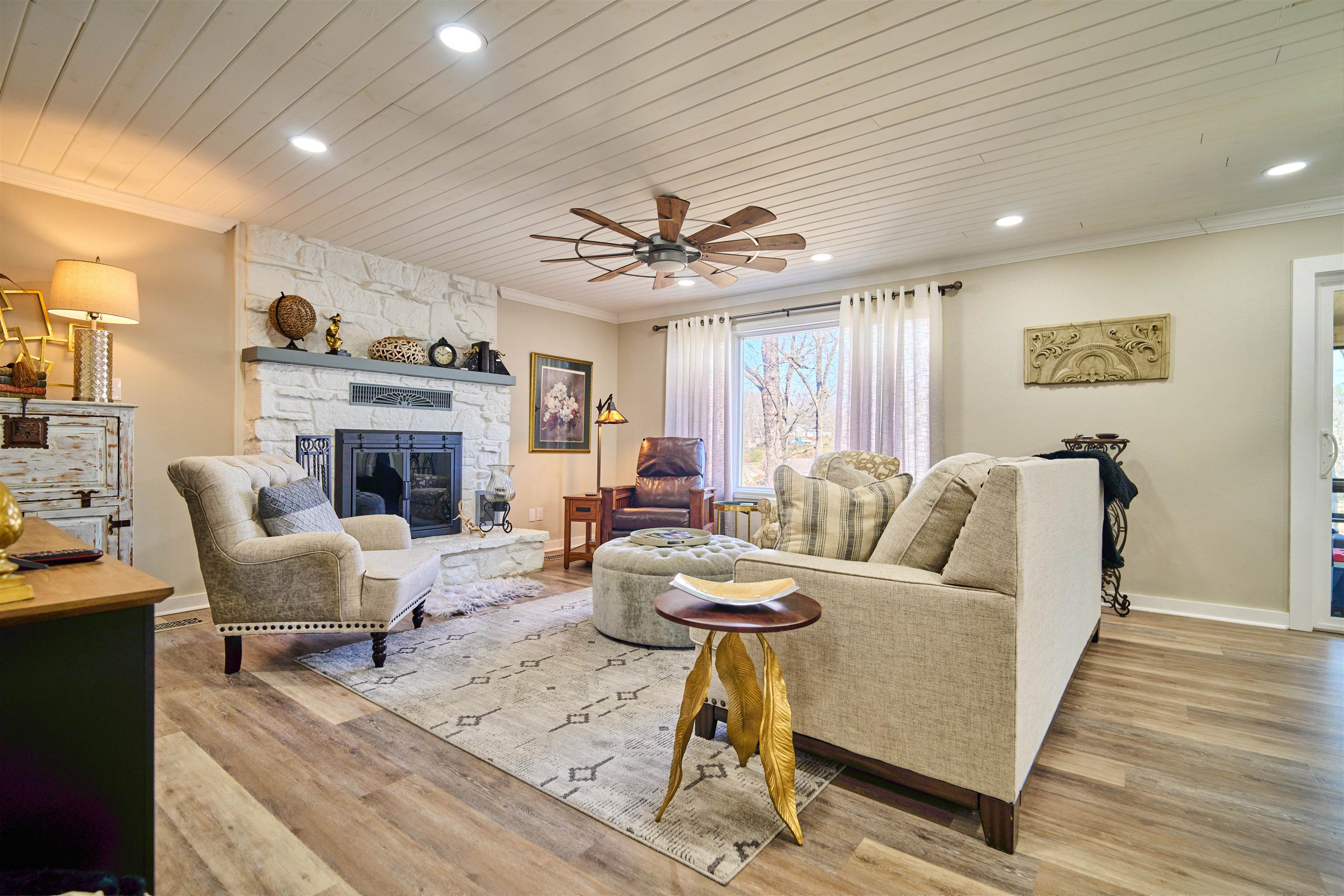 7 Winnebago  Cherokee Village, AR