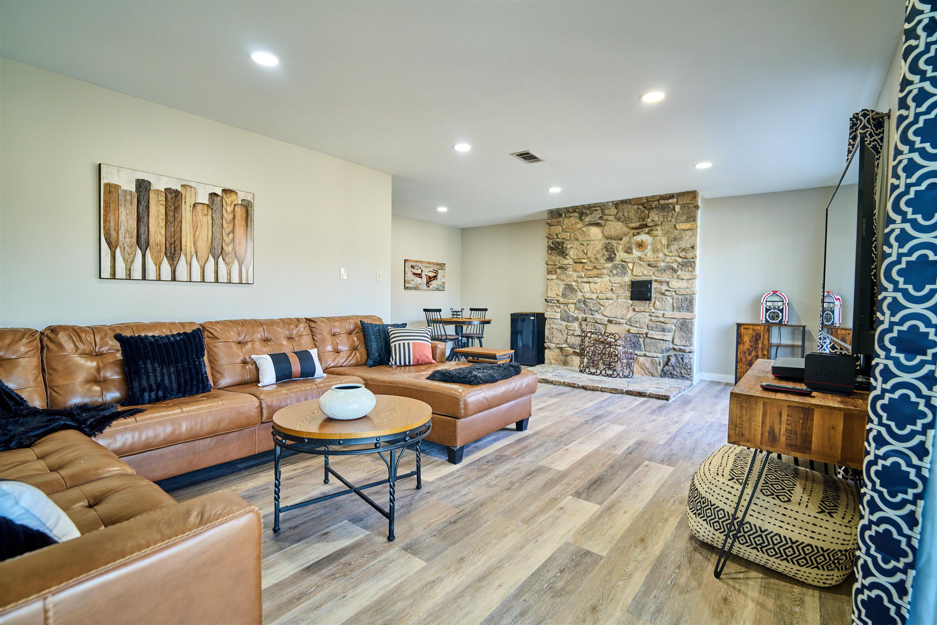 7 Winnebago  Cherokee Village, AR