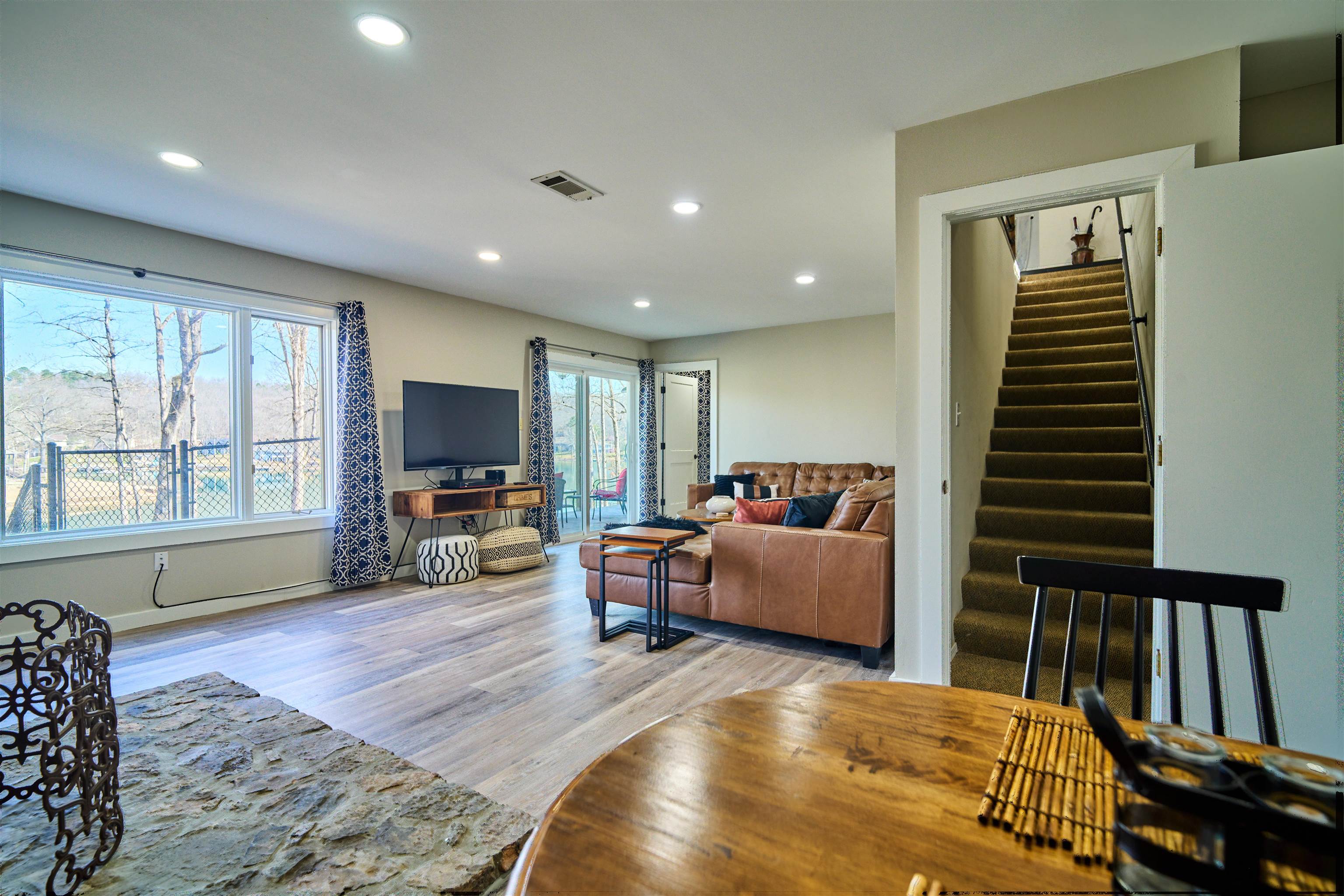 7 Winnebago  Cherokee Village, AR