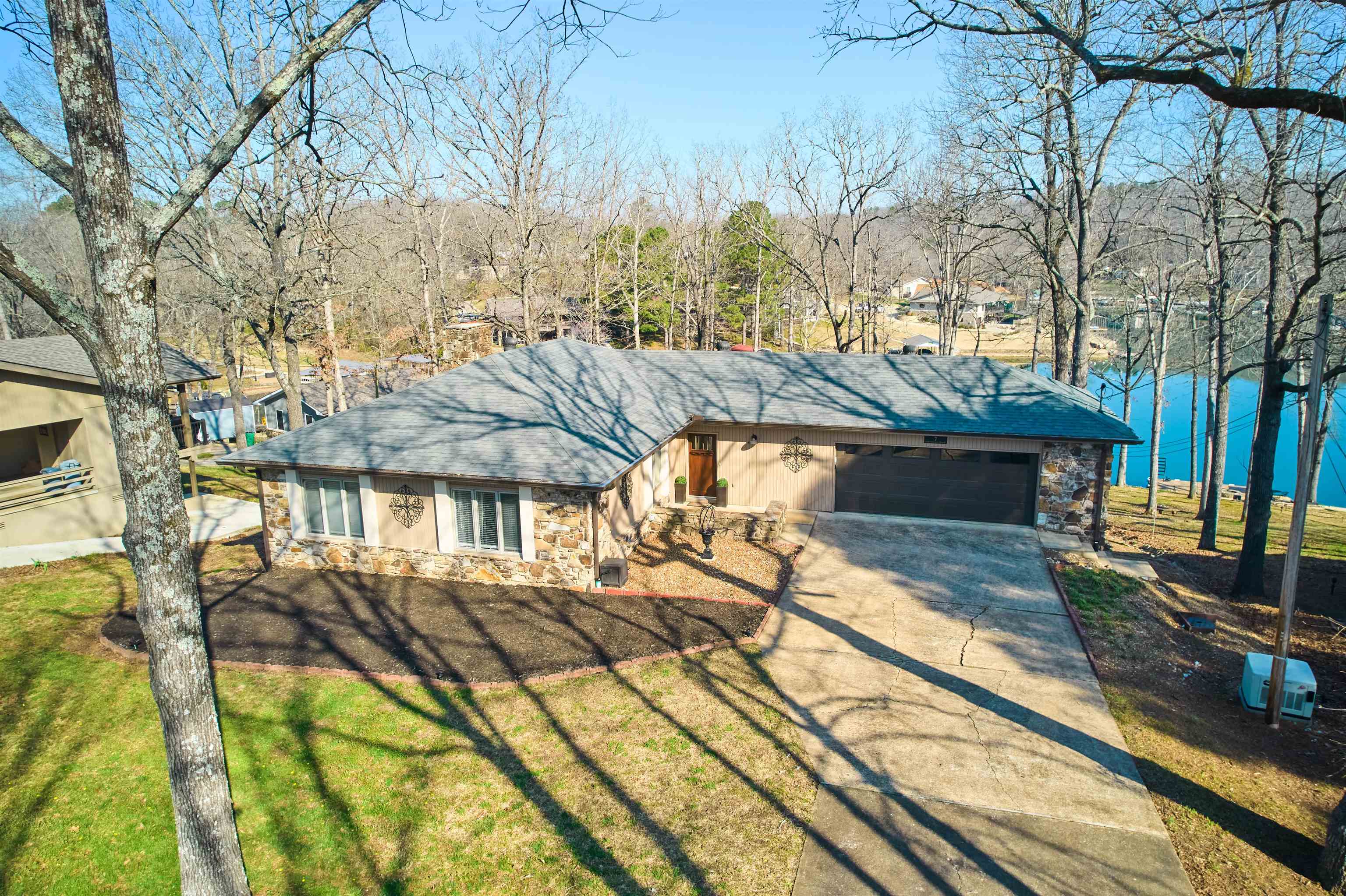 7 Winnebago  Cherokee Village, AR