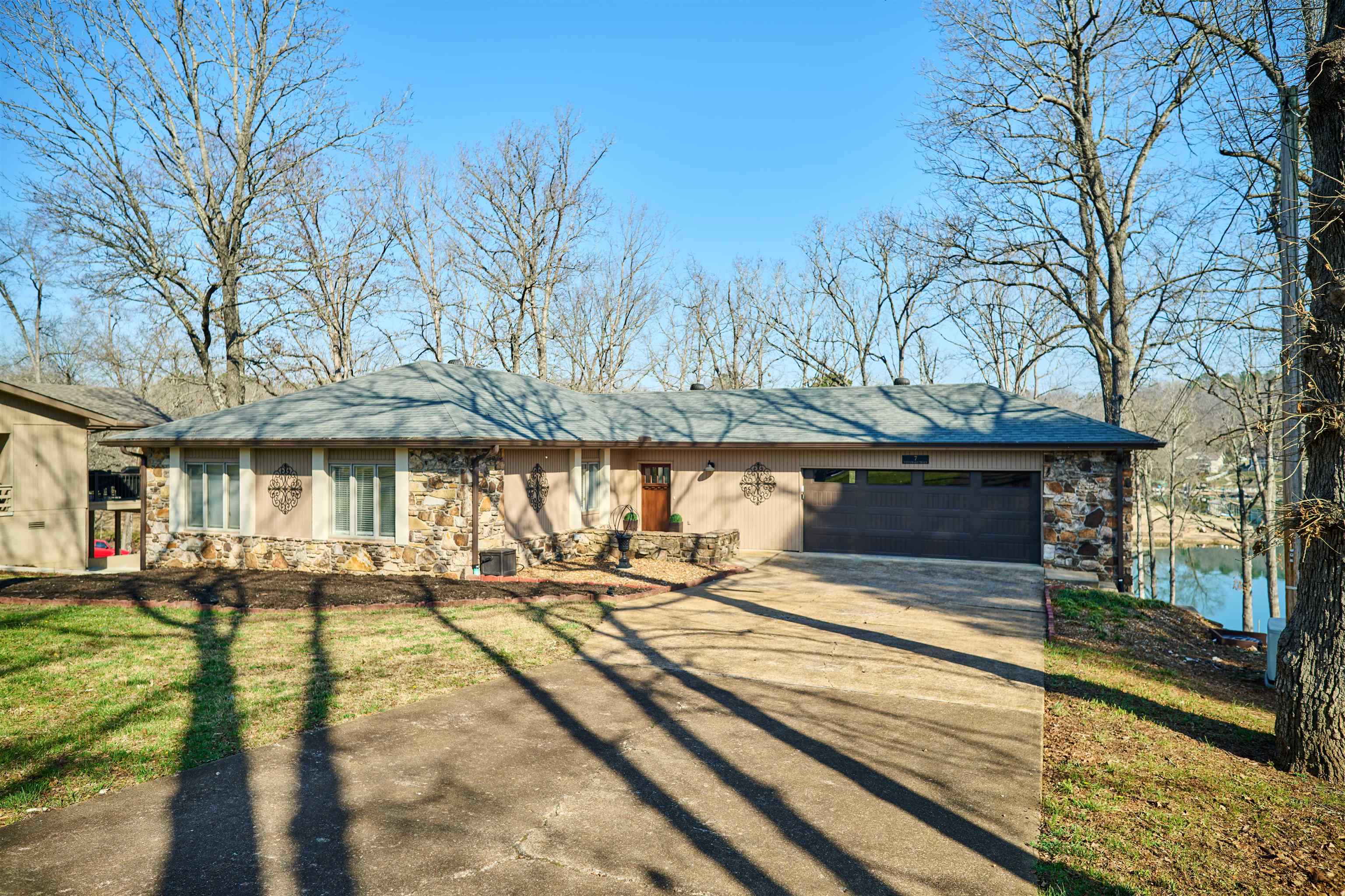 7 Winnebago  Cherokee Village, AR