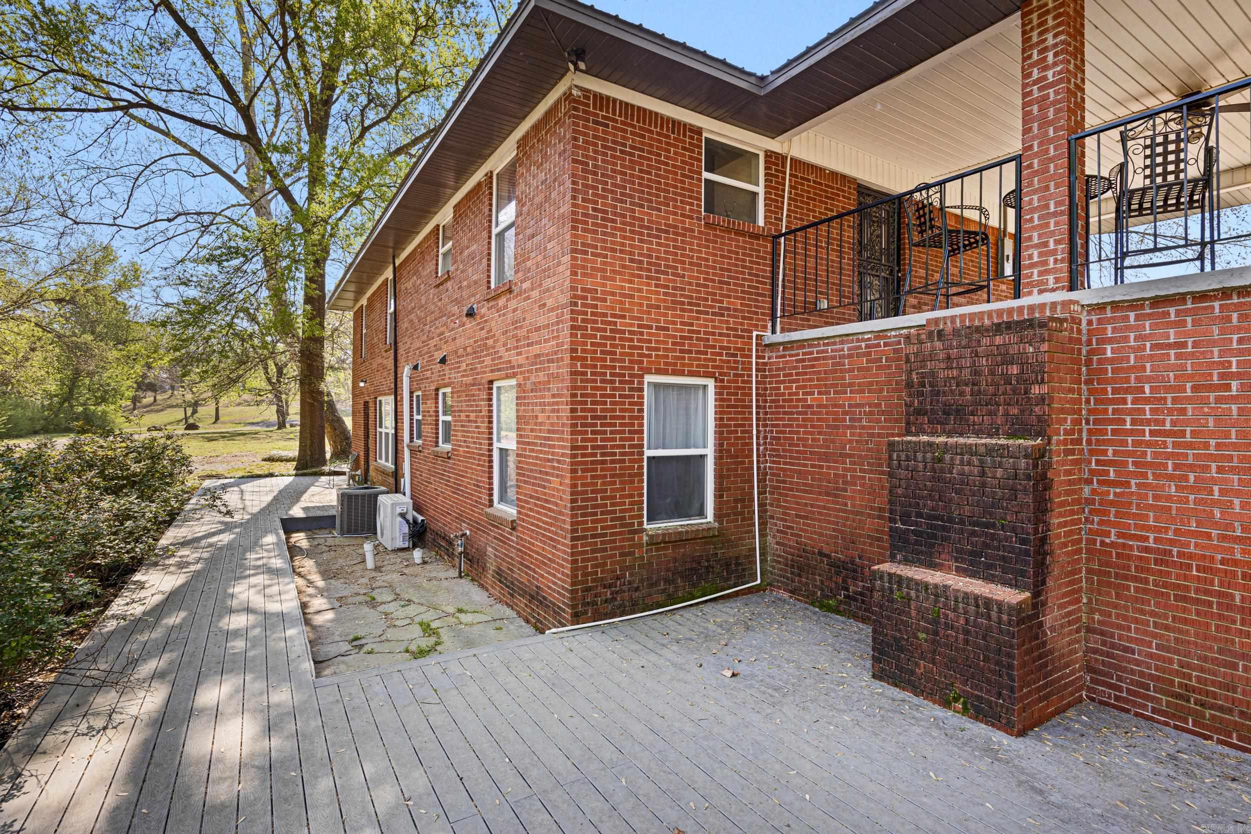 52 W Parish  Subiaco, AR