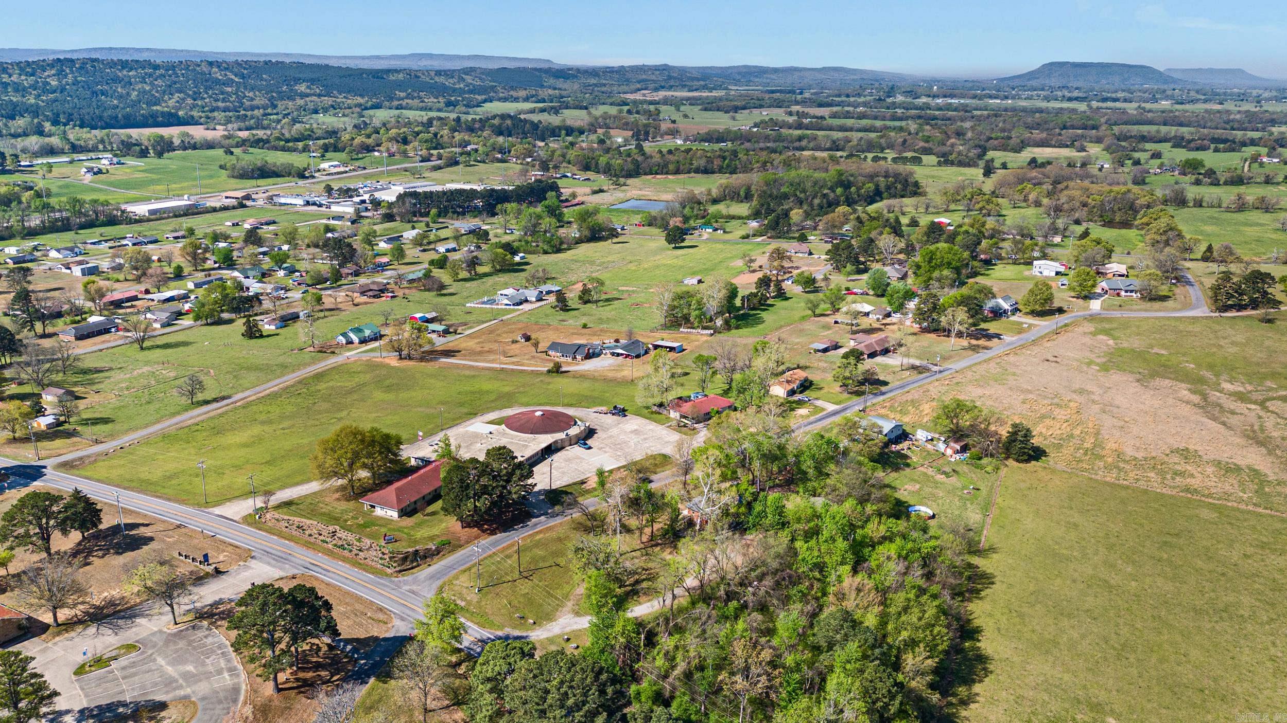 52 W Parish  Subiaco, AR