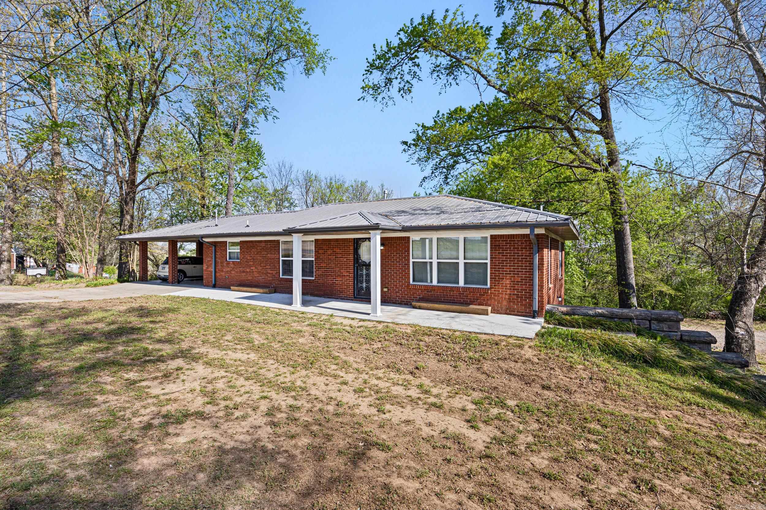 52 W Parish  Subiaco, AR