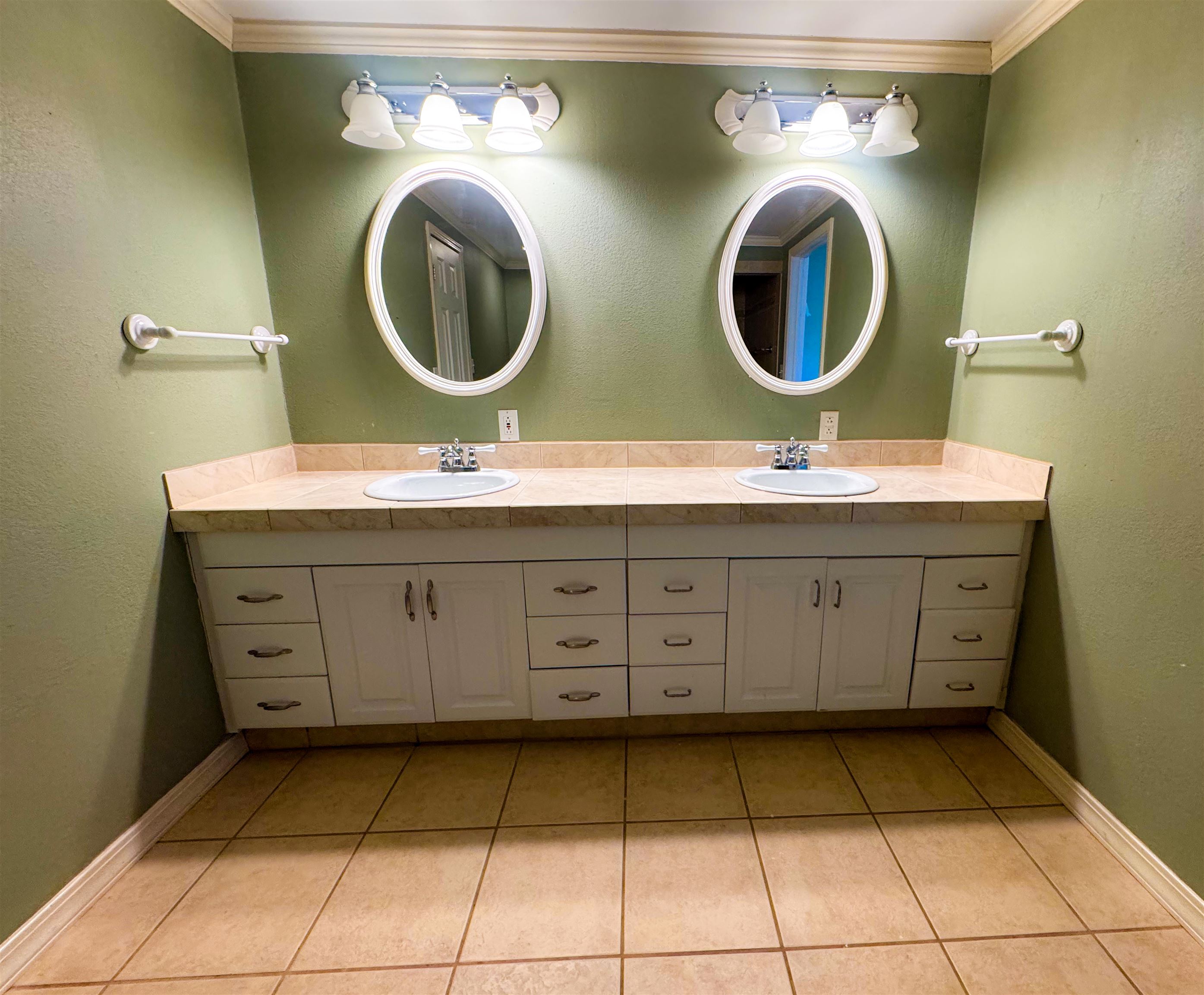 1334 Annette  Mountain View, AR