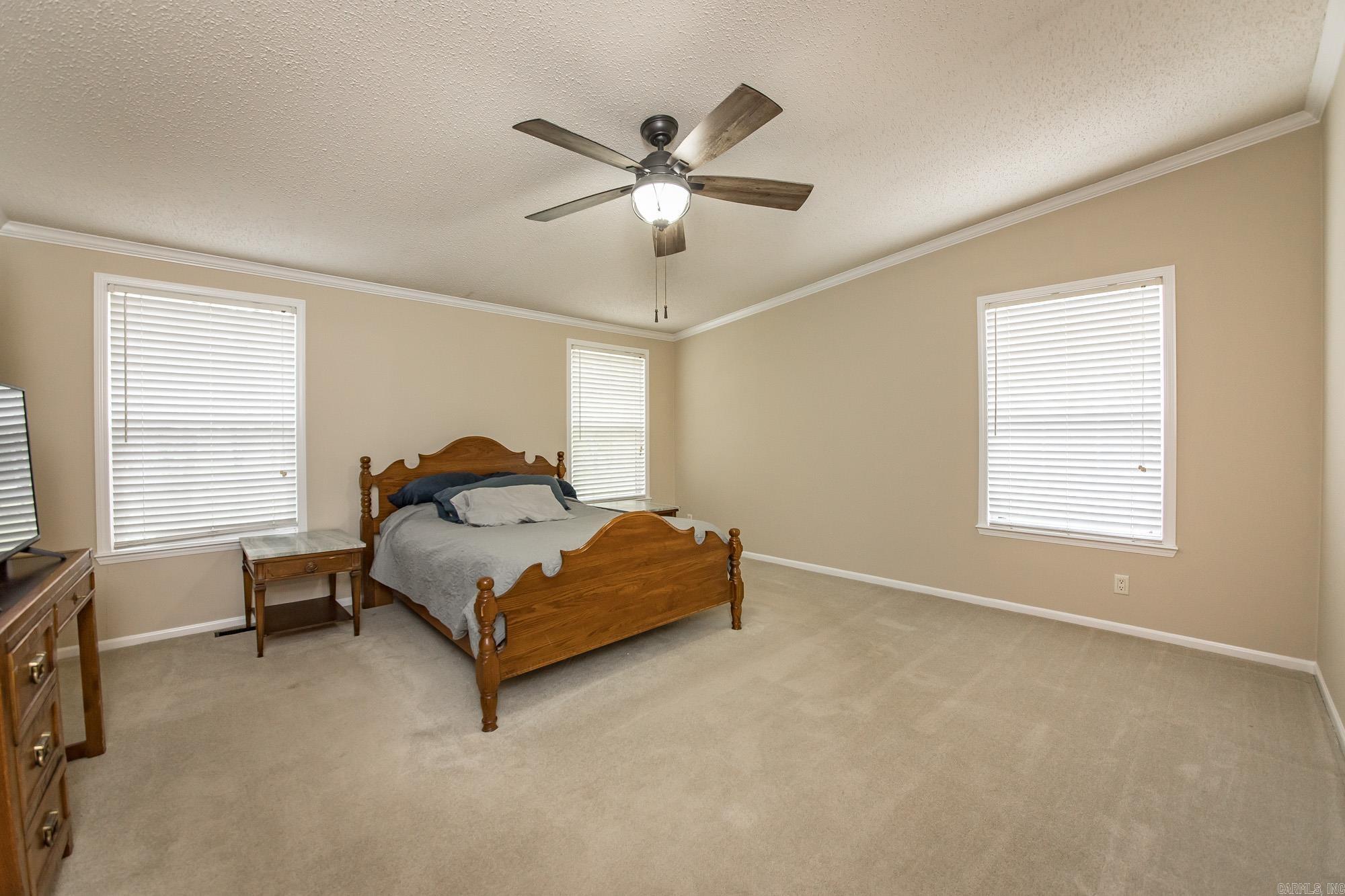 103 N Skyview  Romance, AR