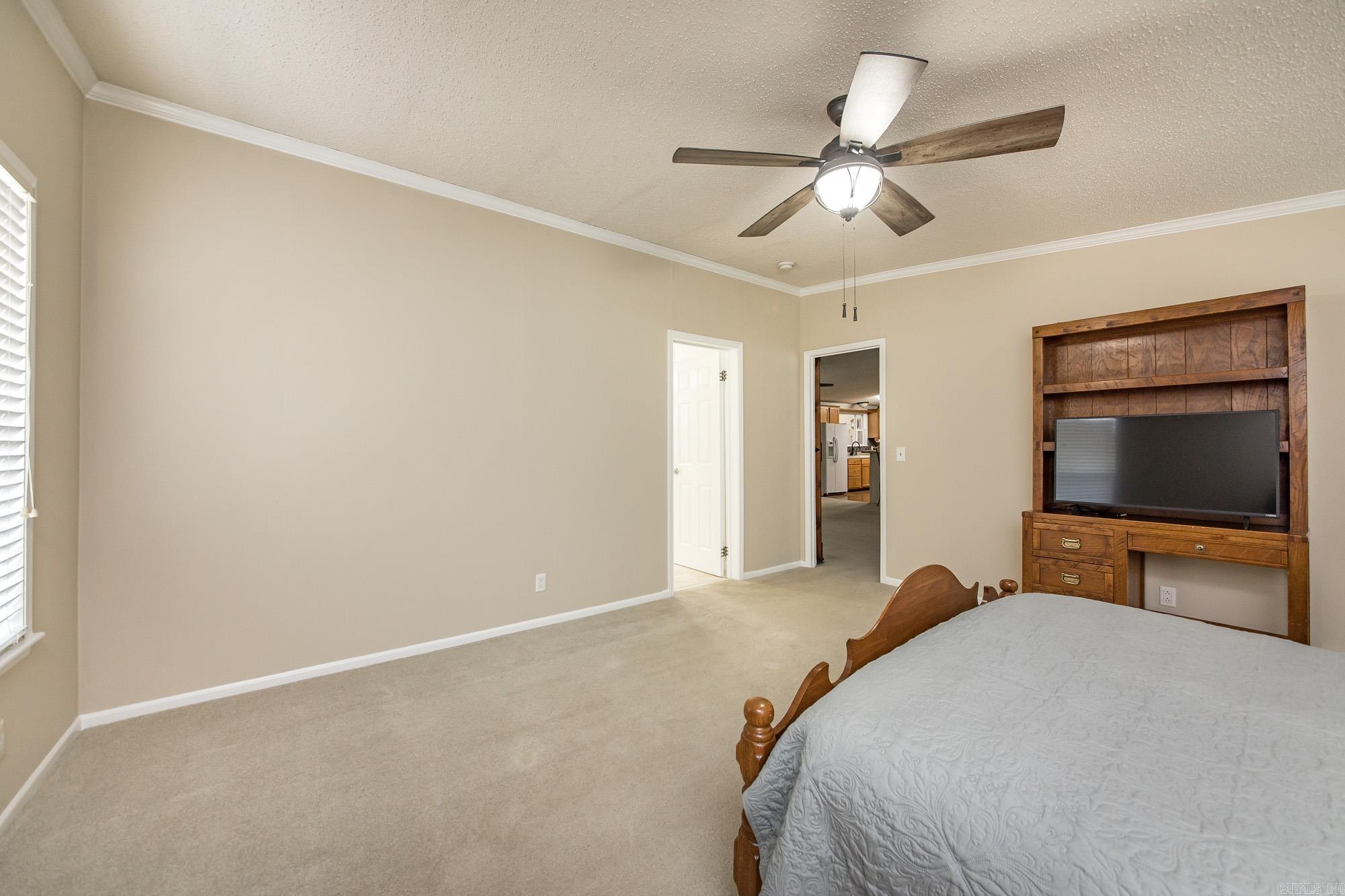 103 N Skyview  Romance, AR