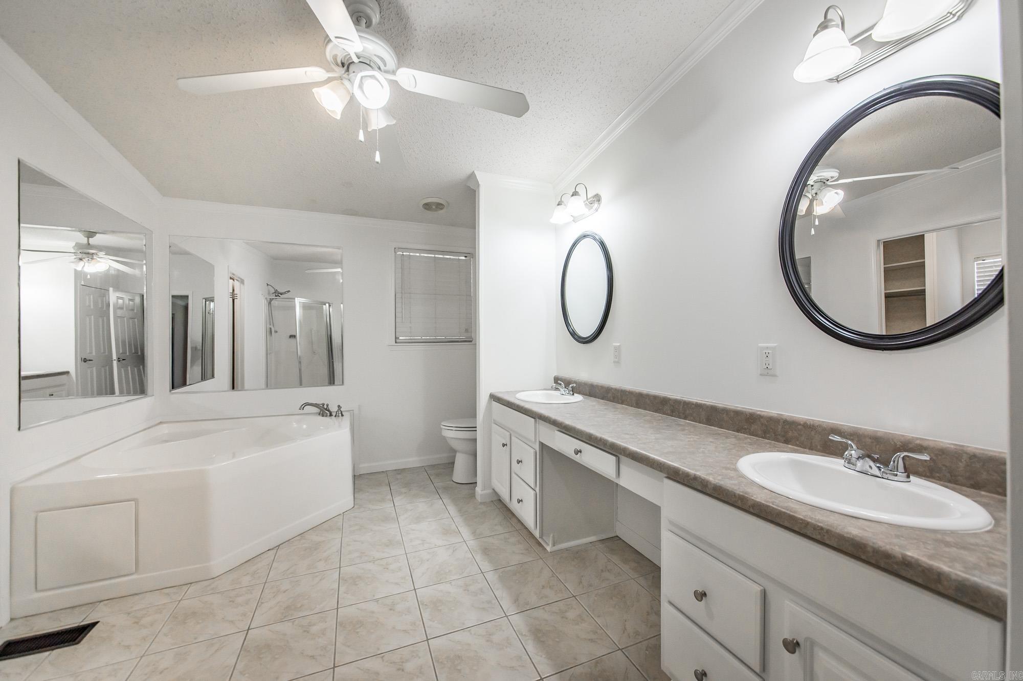 103 N Skyview  Romance, AR