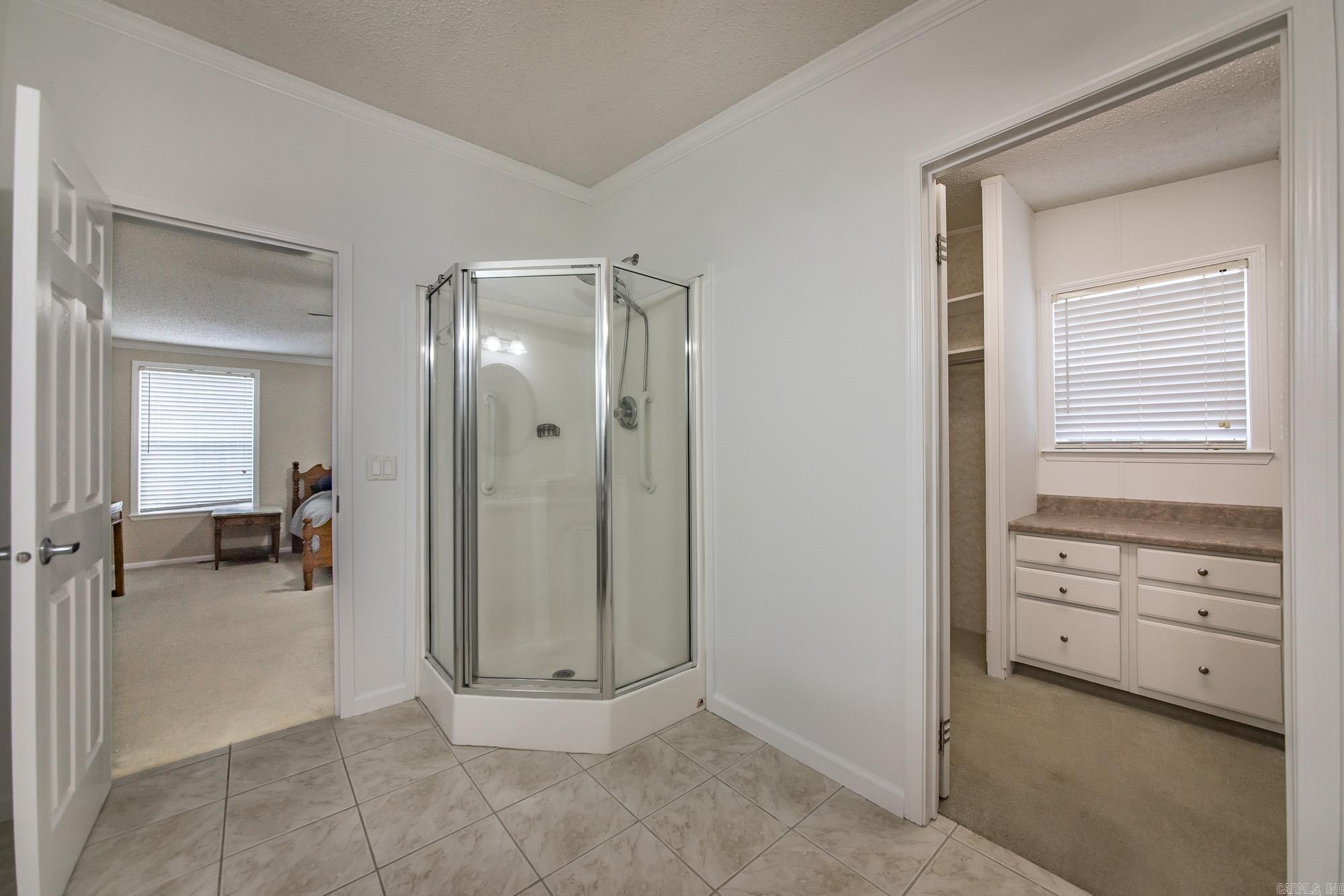 103 N Skyview  Romance, AR