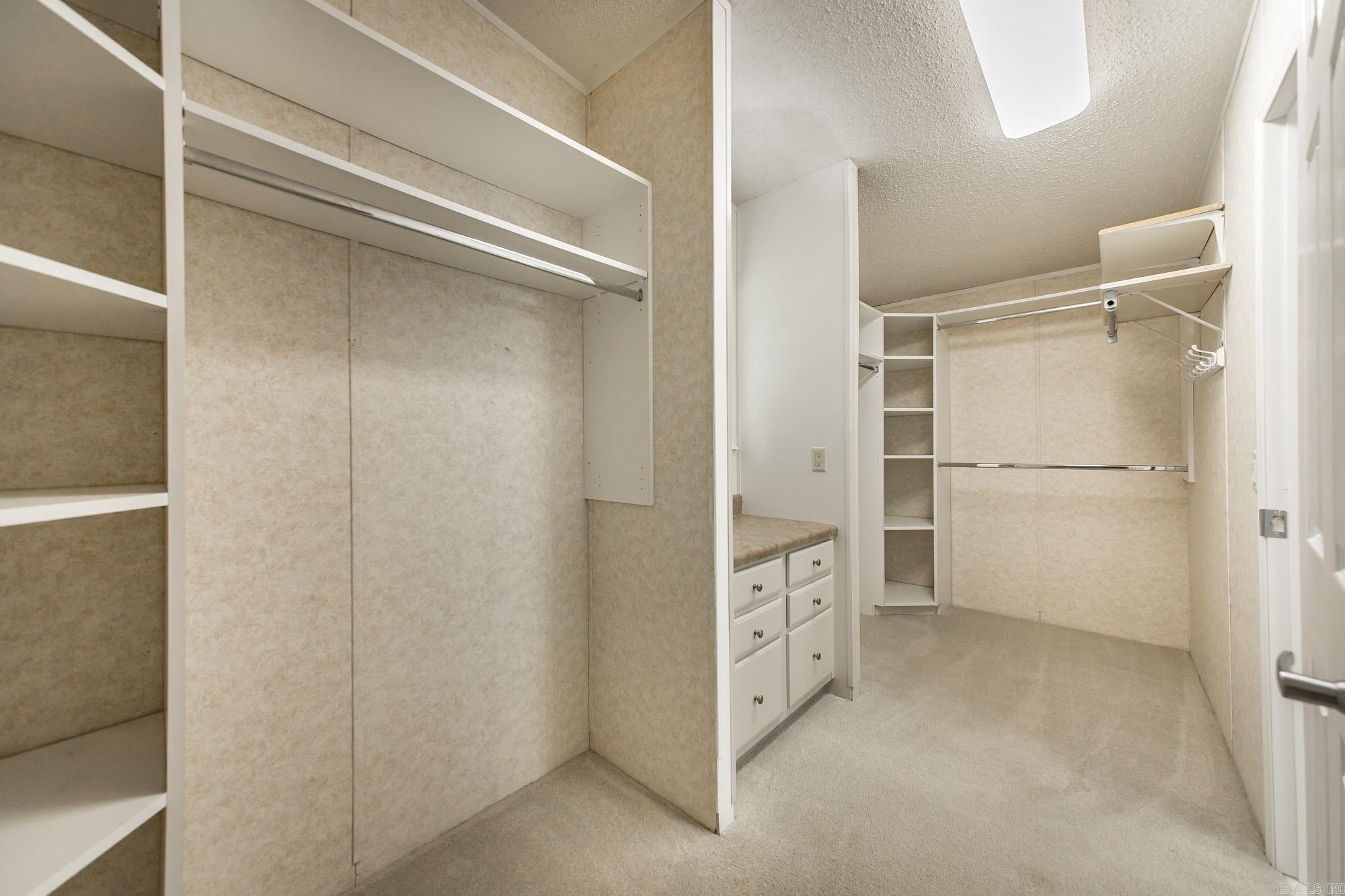 103 N Skyview  Romance, AR