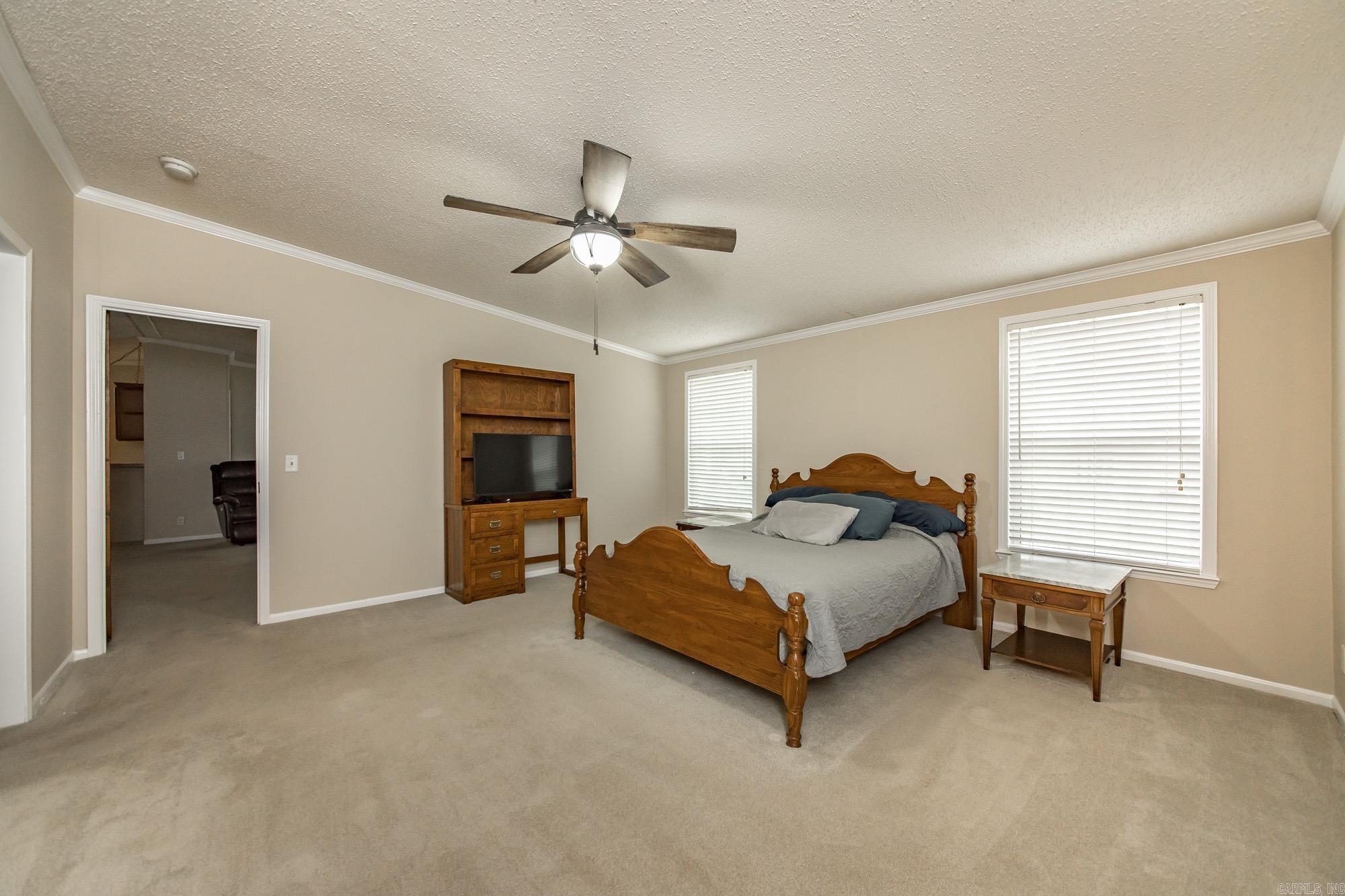 103 N Skyview  Romance, AR