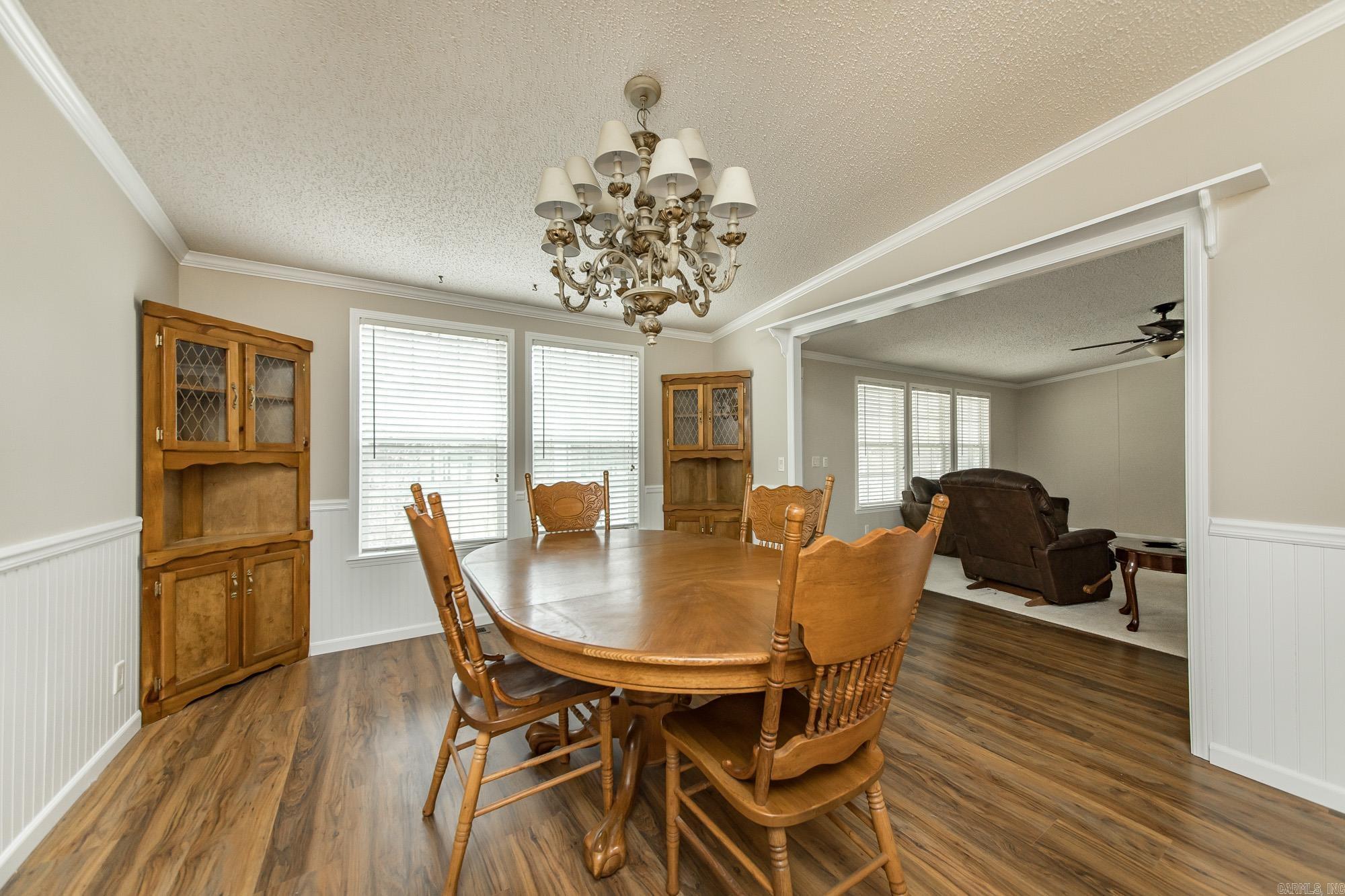 103 N Skyview  Romance, AR