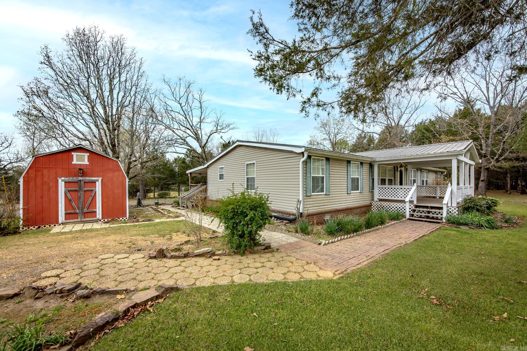 103 N Skyview  Romance, AR